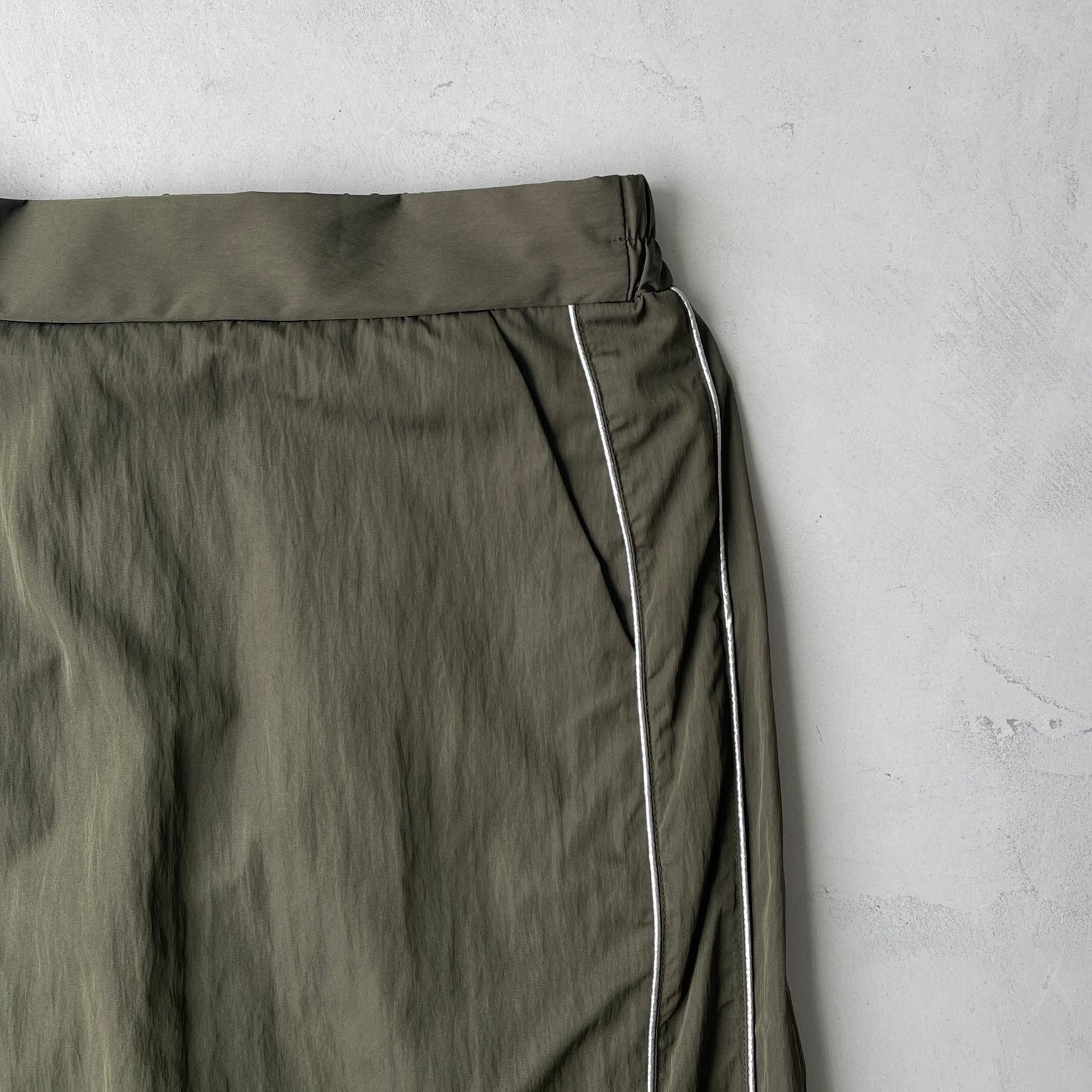 【SAMPLE】track skirt / khaki