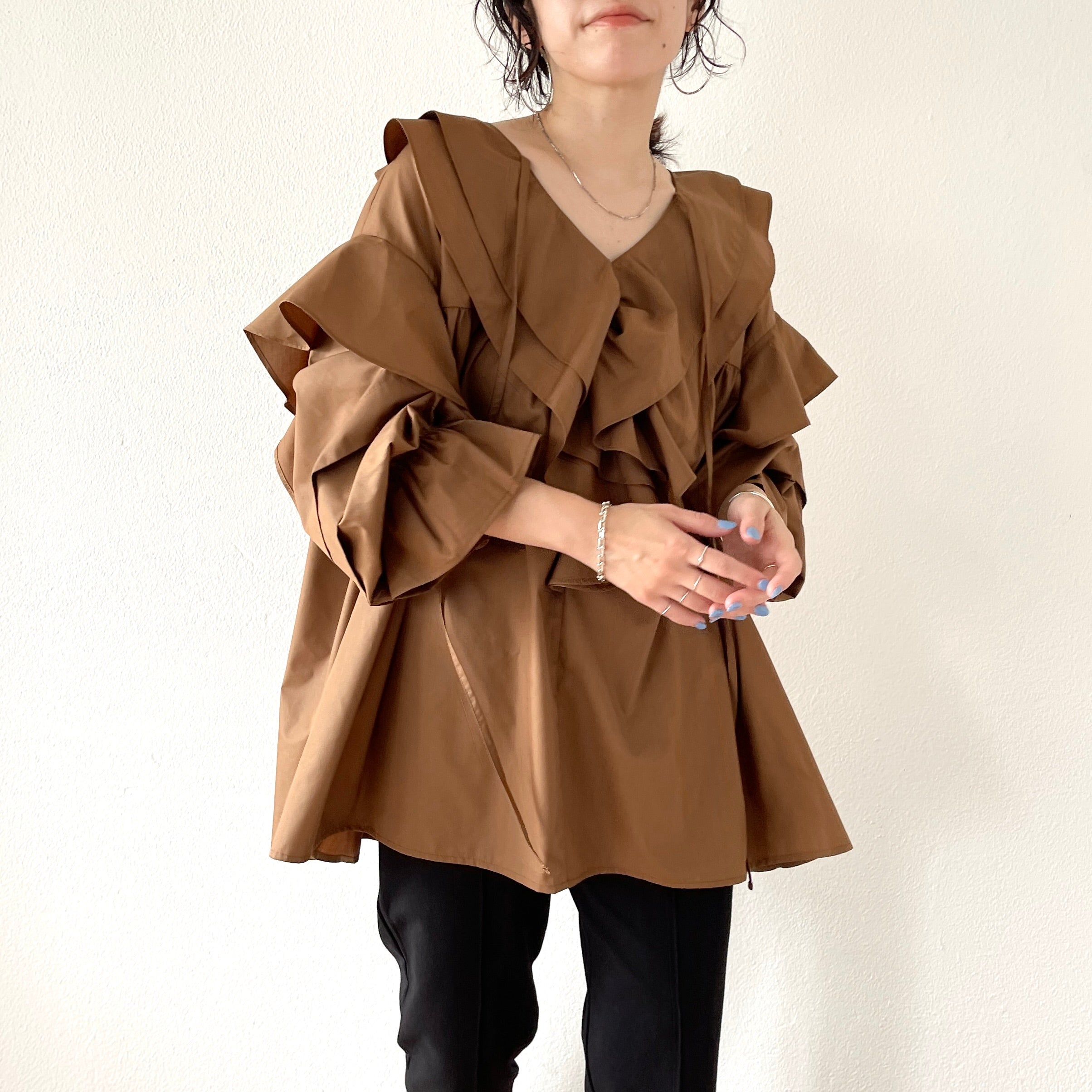 big collar frill blouse / charcoal （ビッグカラーフリル
