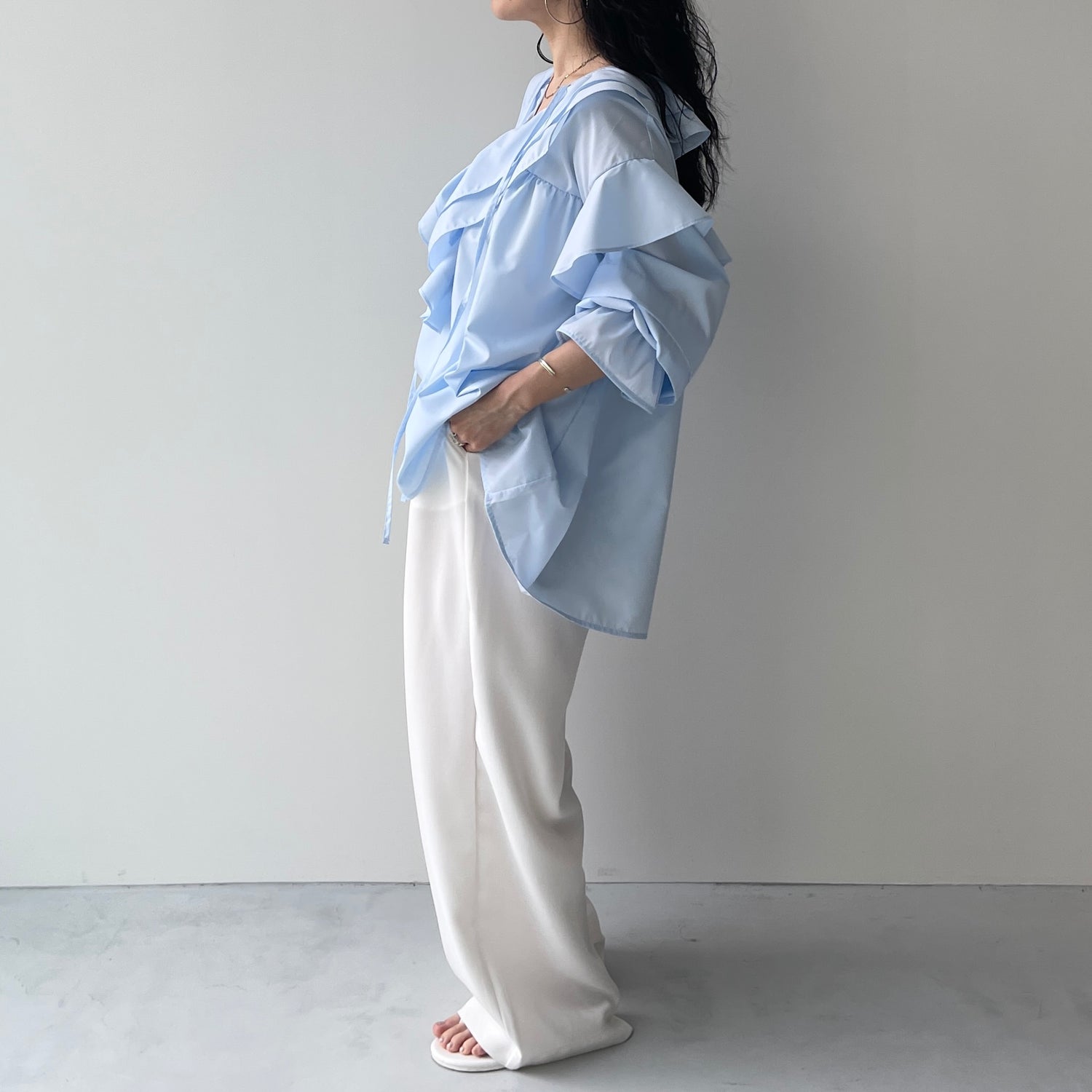 big collar frill blouse / light blue