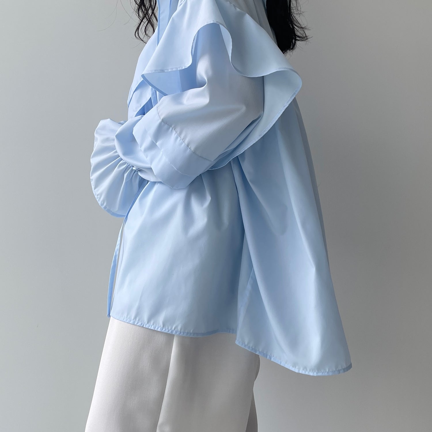 big collar frill blouse / light blue