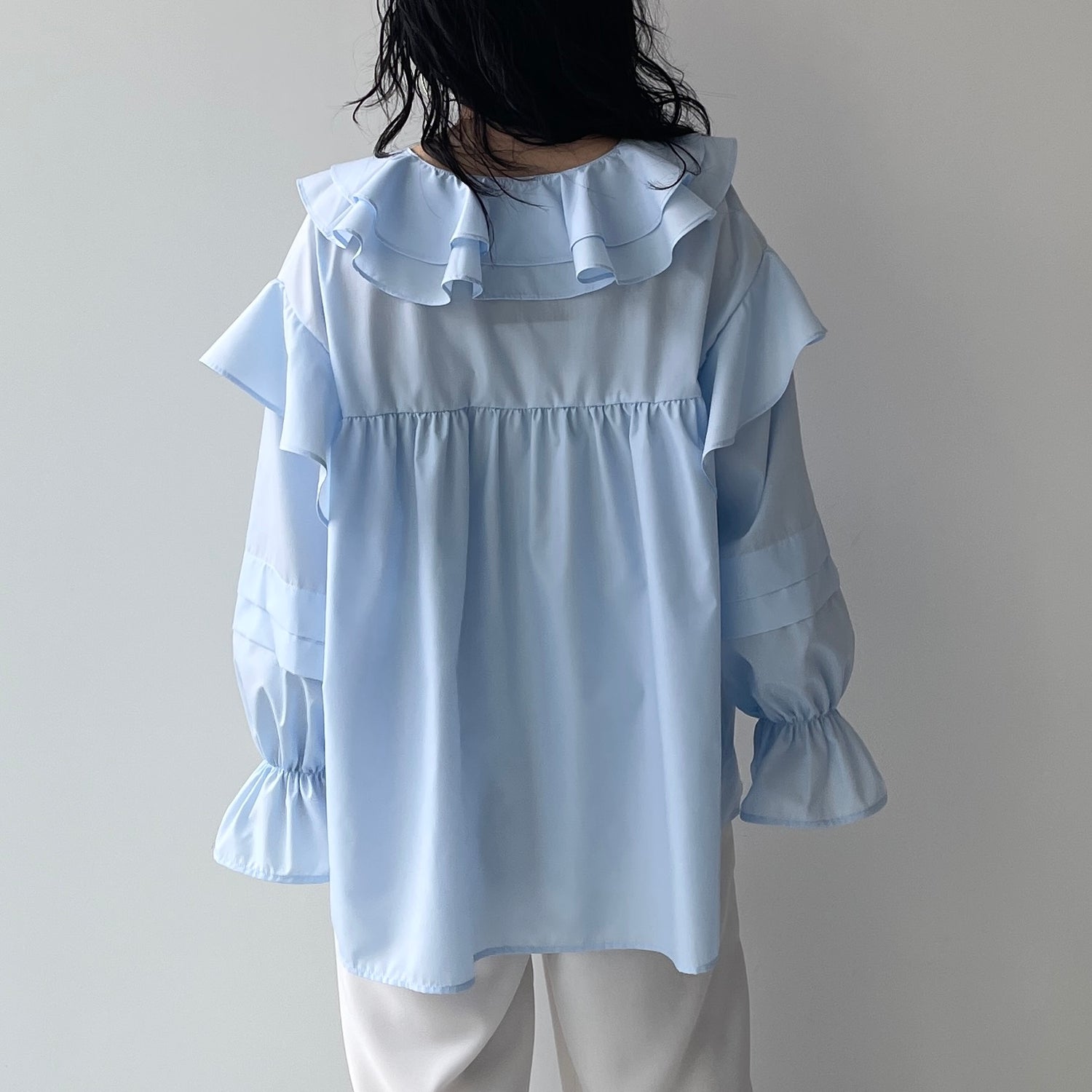 big collar frill blouse / light blue