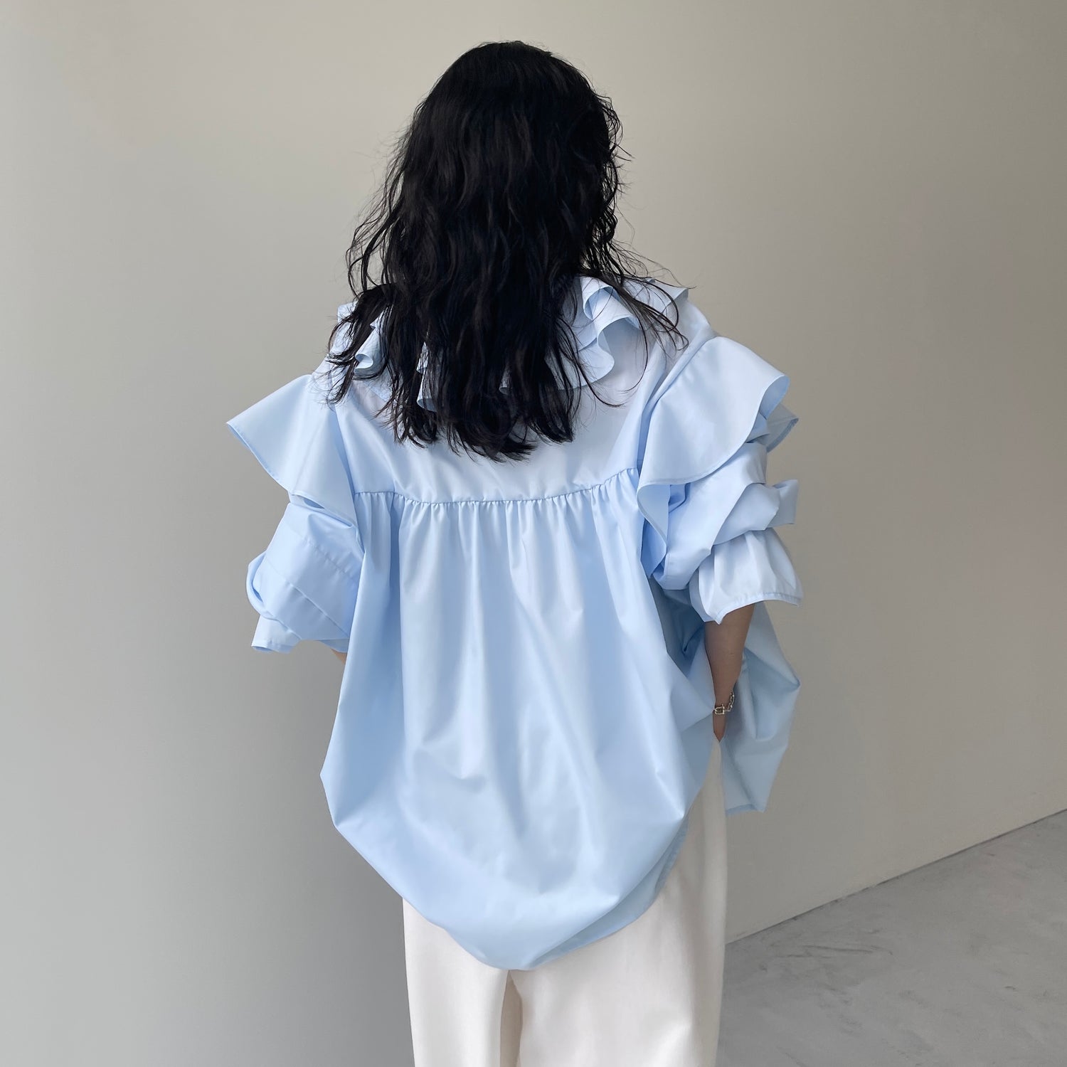 big collar frill blouse / light blue