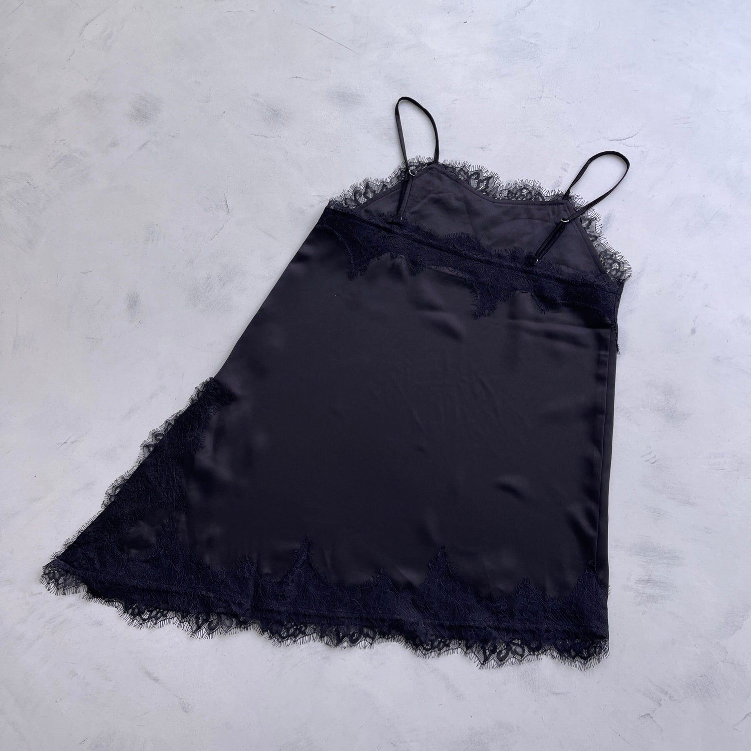milky lace camisole / black