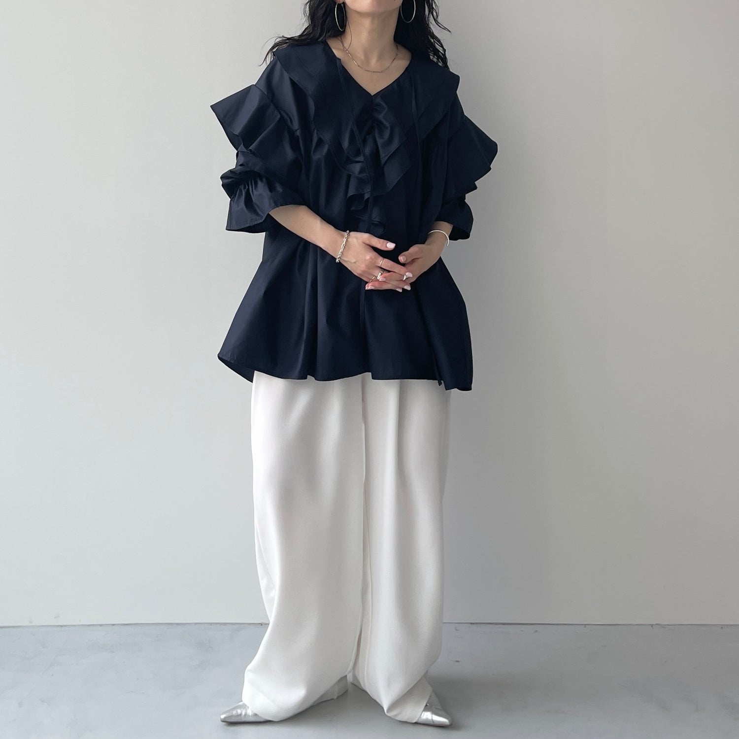 big collar frill blouse / navy