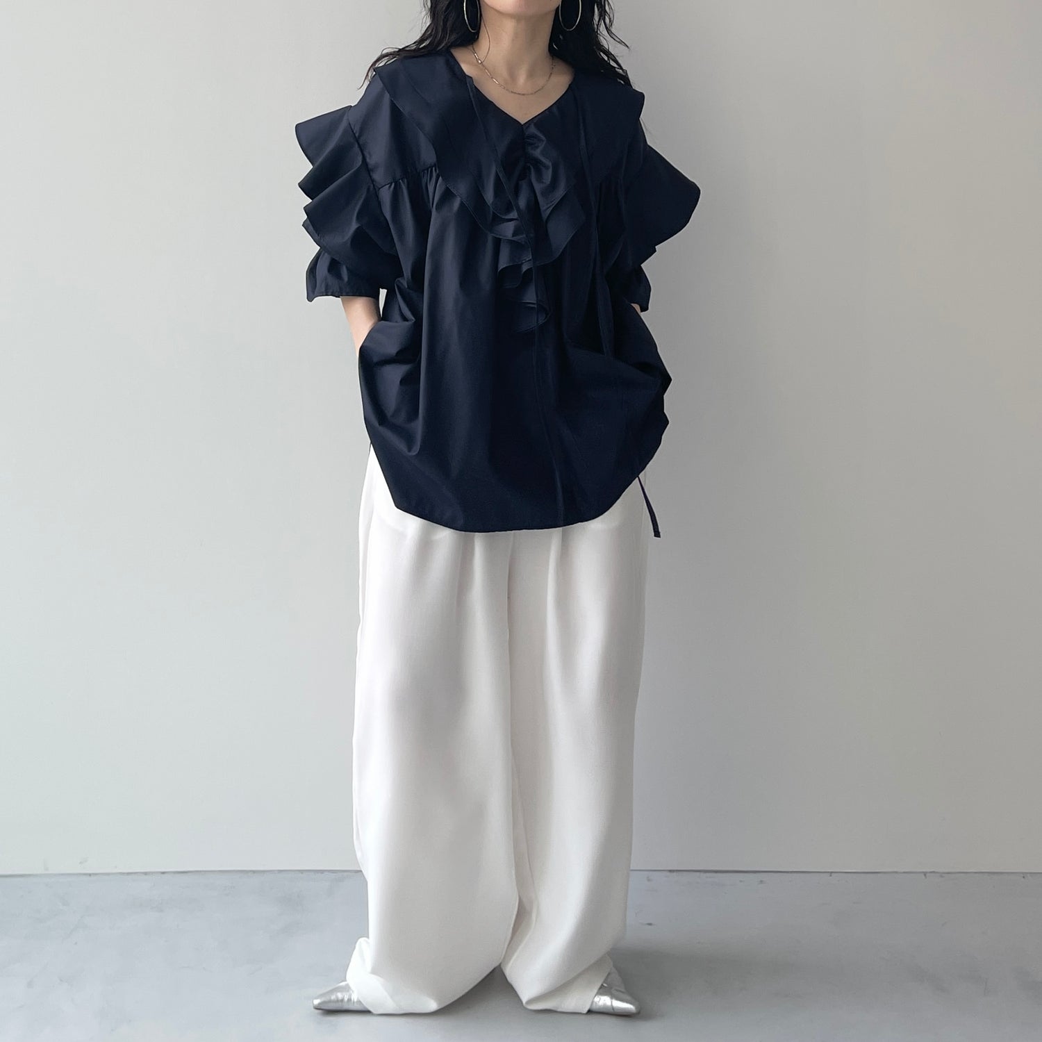 big collar frill blouse / navy