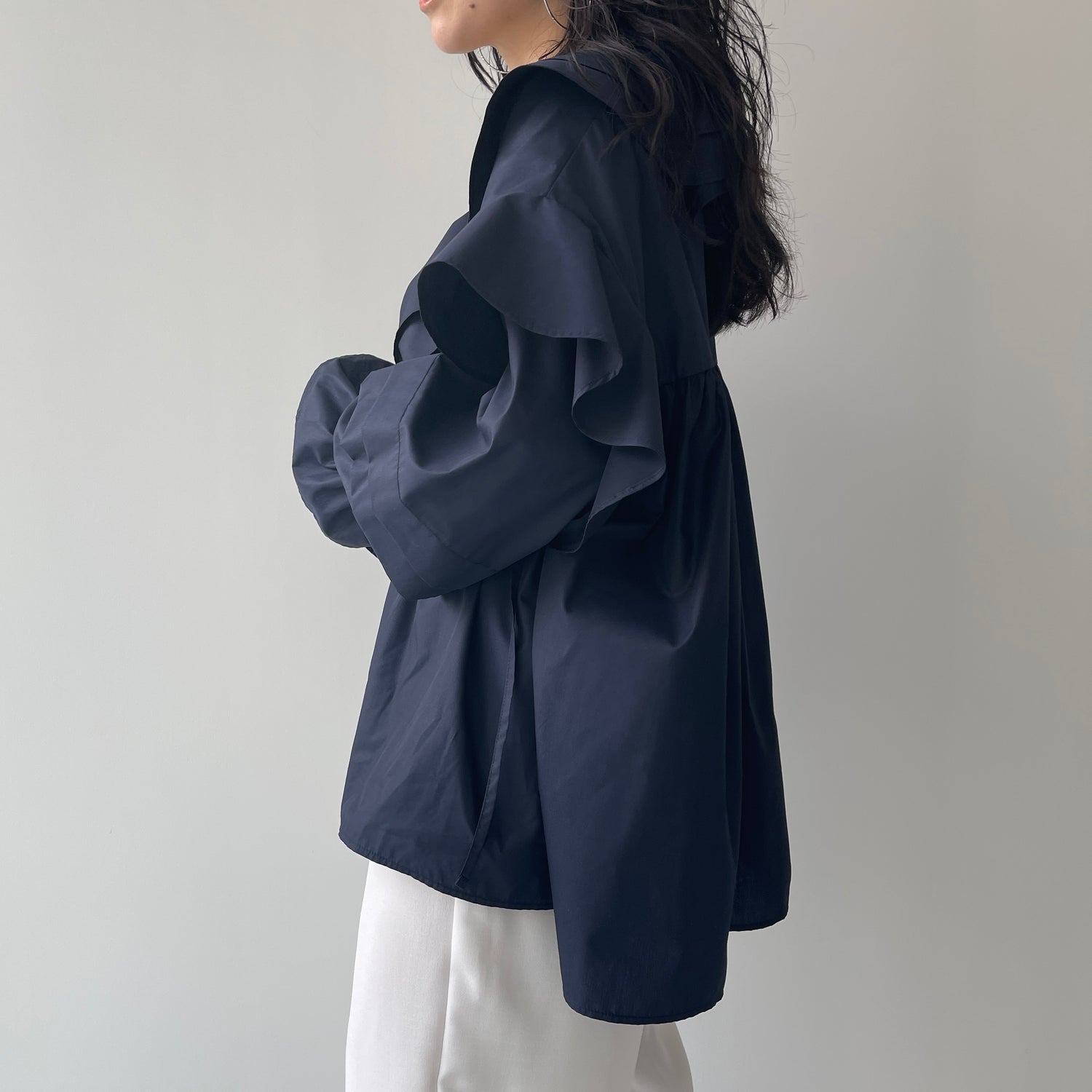 big collar frill blouse / navy