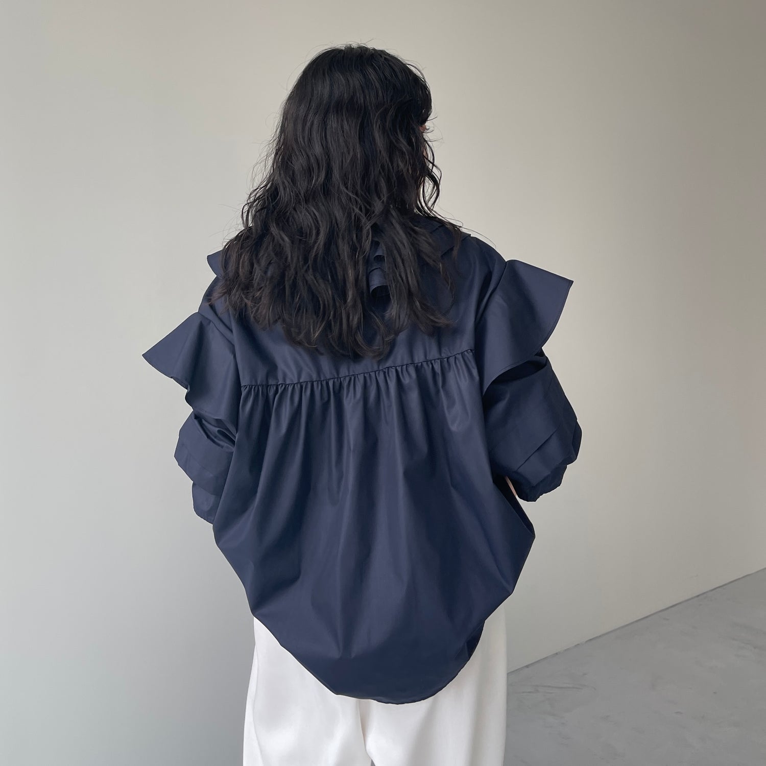 big collar frill blouse / navy