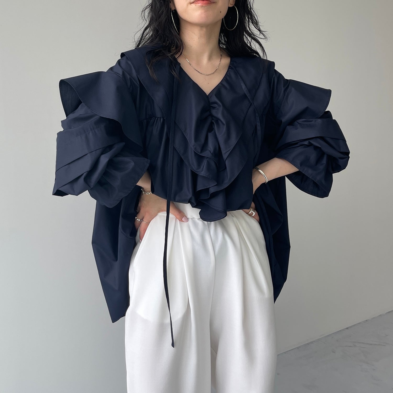 big collar frill blouse / navy