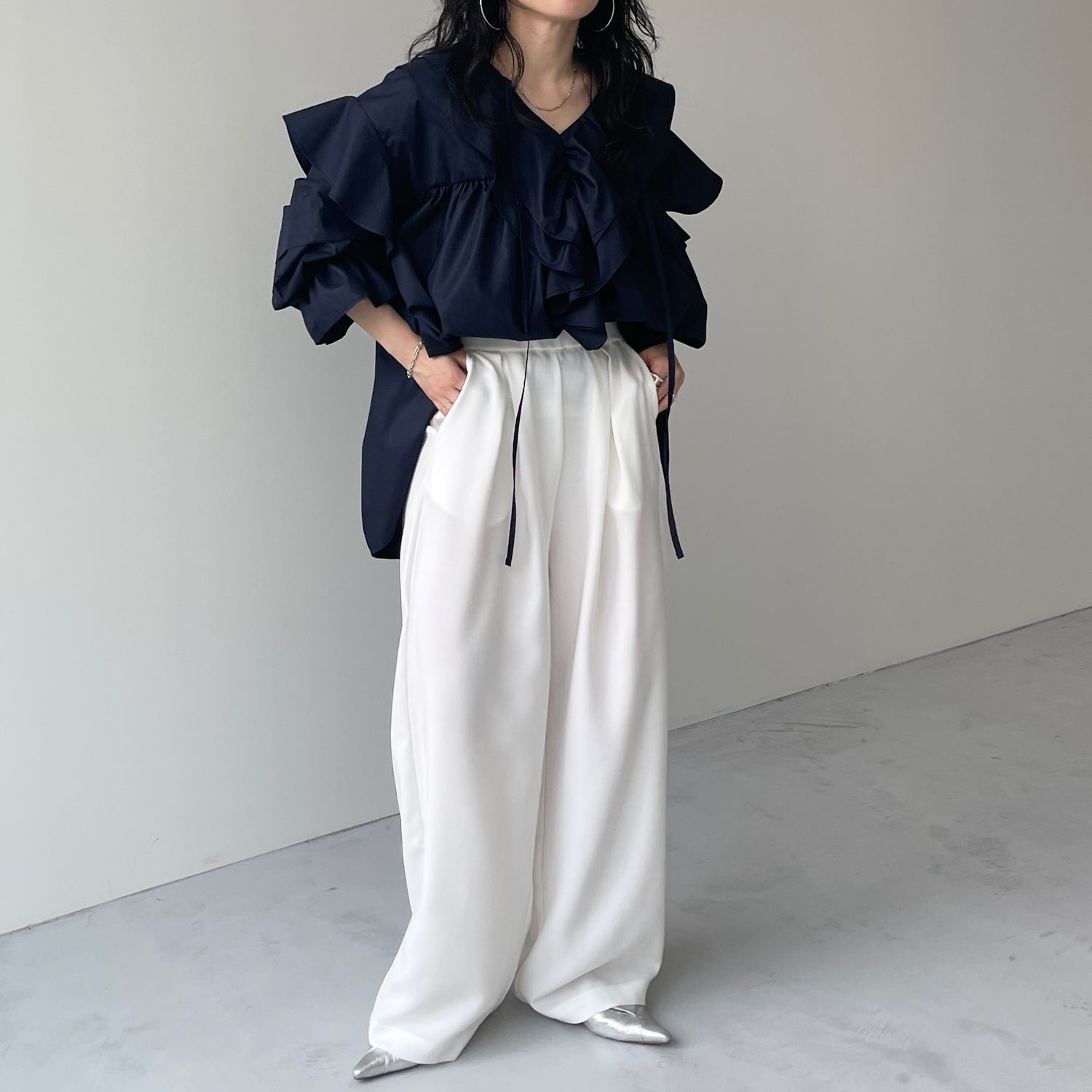 big collar frill blouse / navy