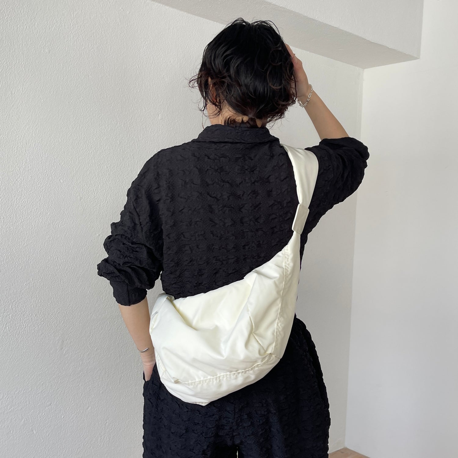 【SAMPLE】croissant shoulder bag / ivory