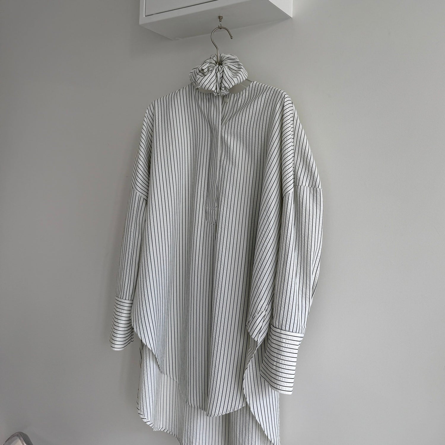 【公式サイト限定カラー】over size no collar seersucker shirt / stripe