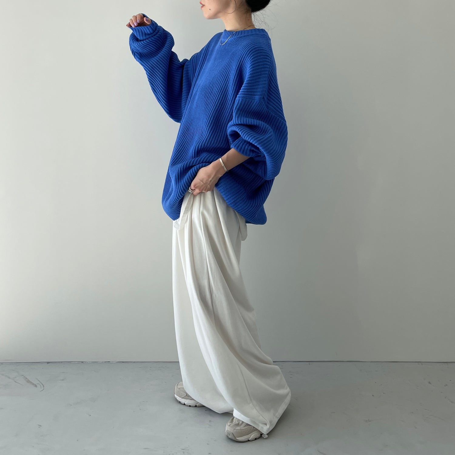 perfect silhouette super over knit / blue