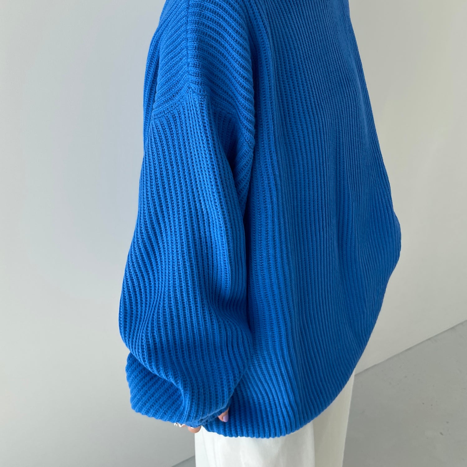 perfect silhouette super over knit / blue