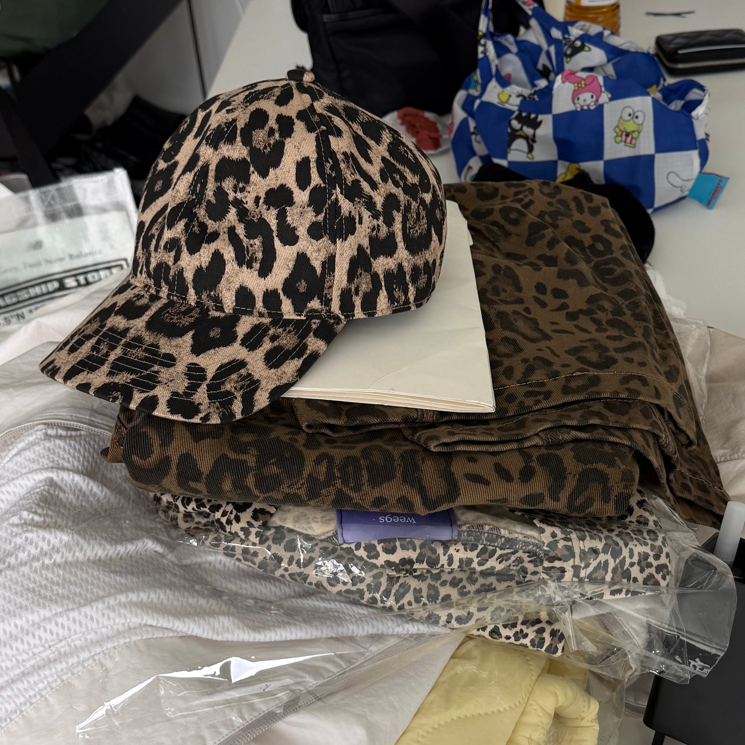 plus one cap / leopard