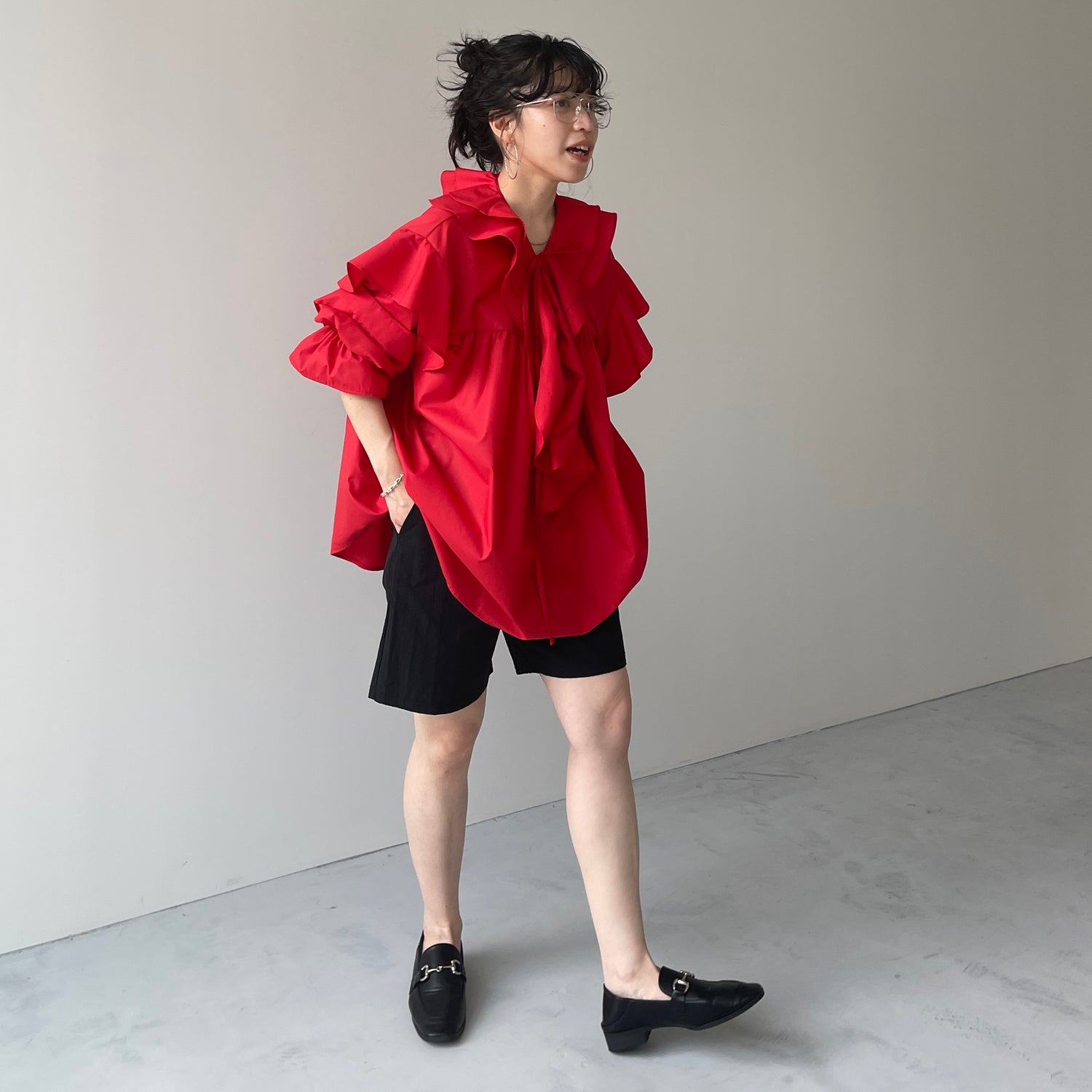 big collar frill blouse / red