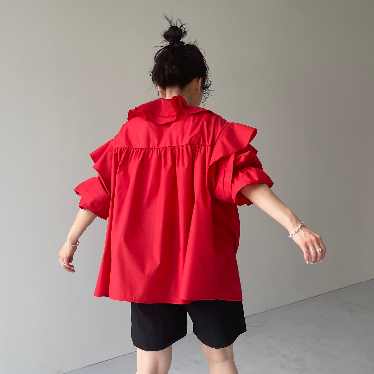 big collar frill blouse / red