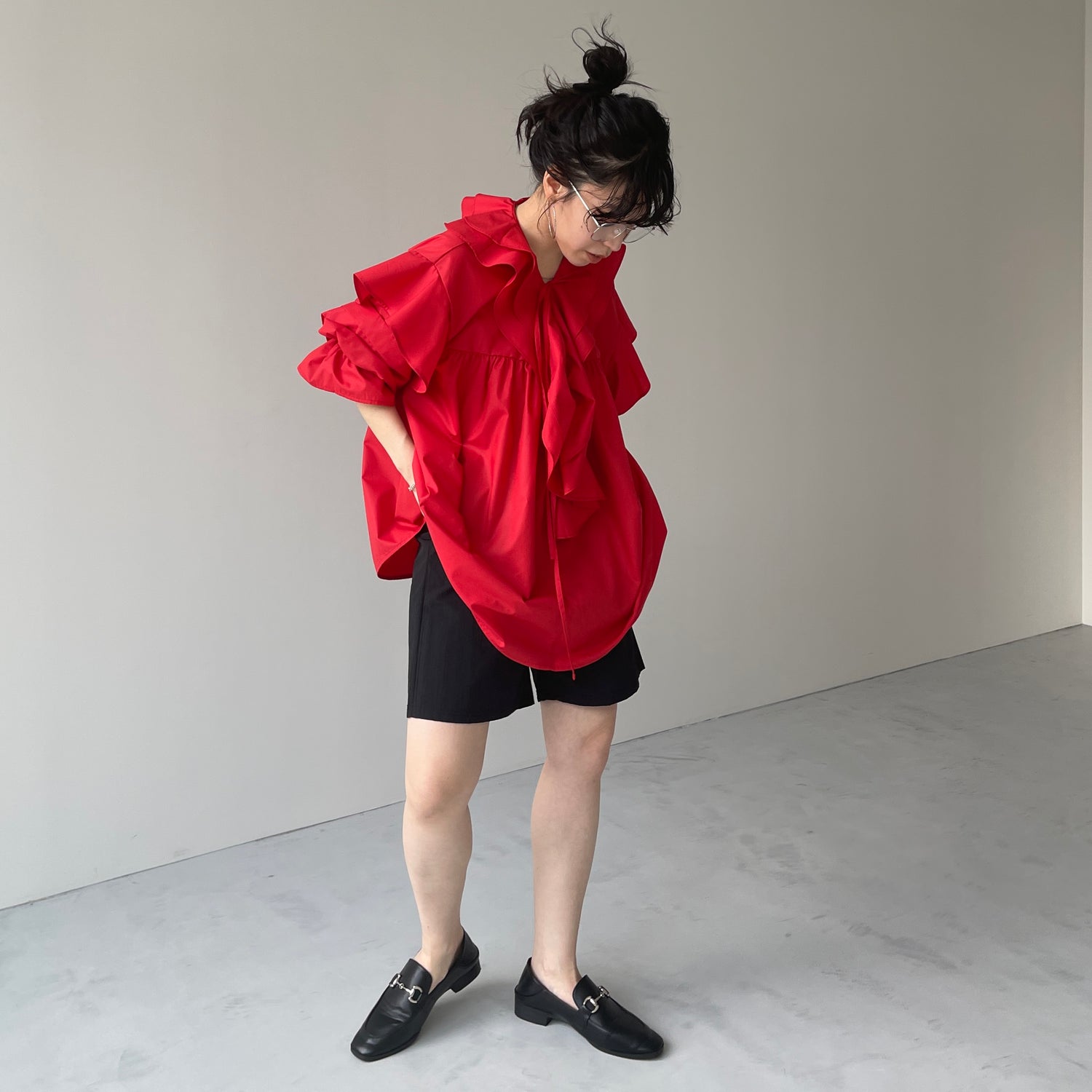 big collar frill blouse / red