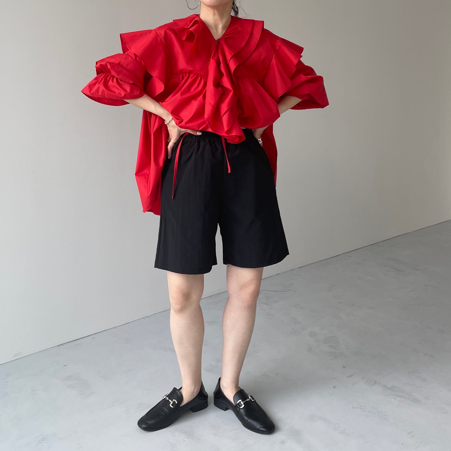 big collar frill blouse / red