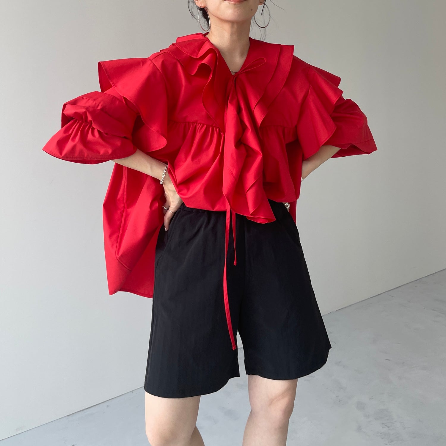 big collar frill blouse / red