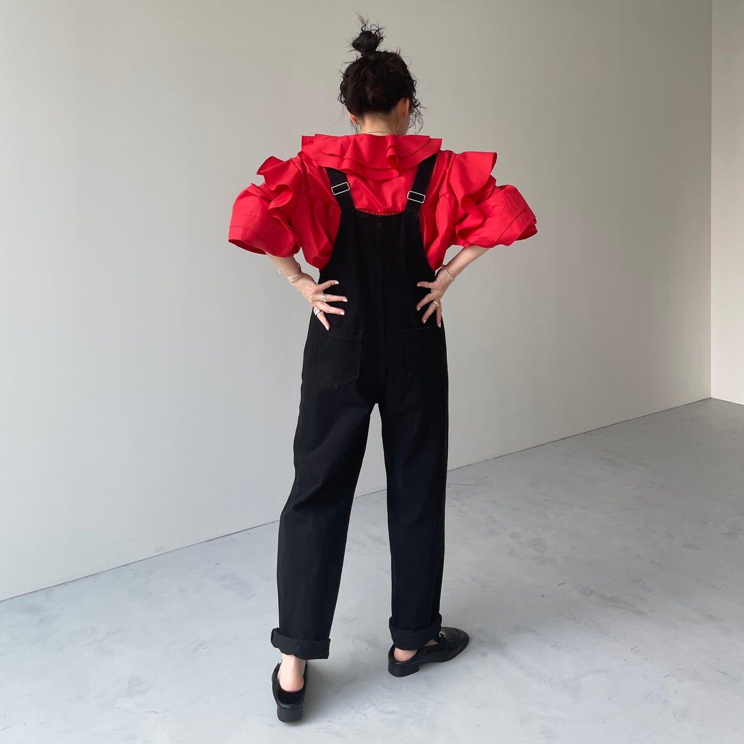 big collar frill blouse / red