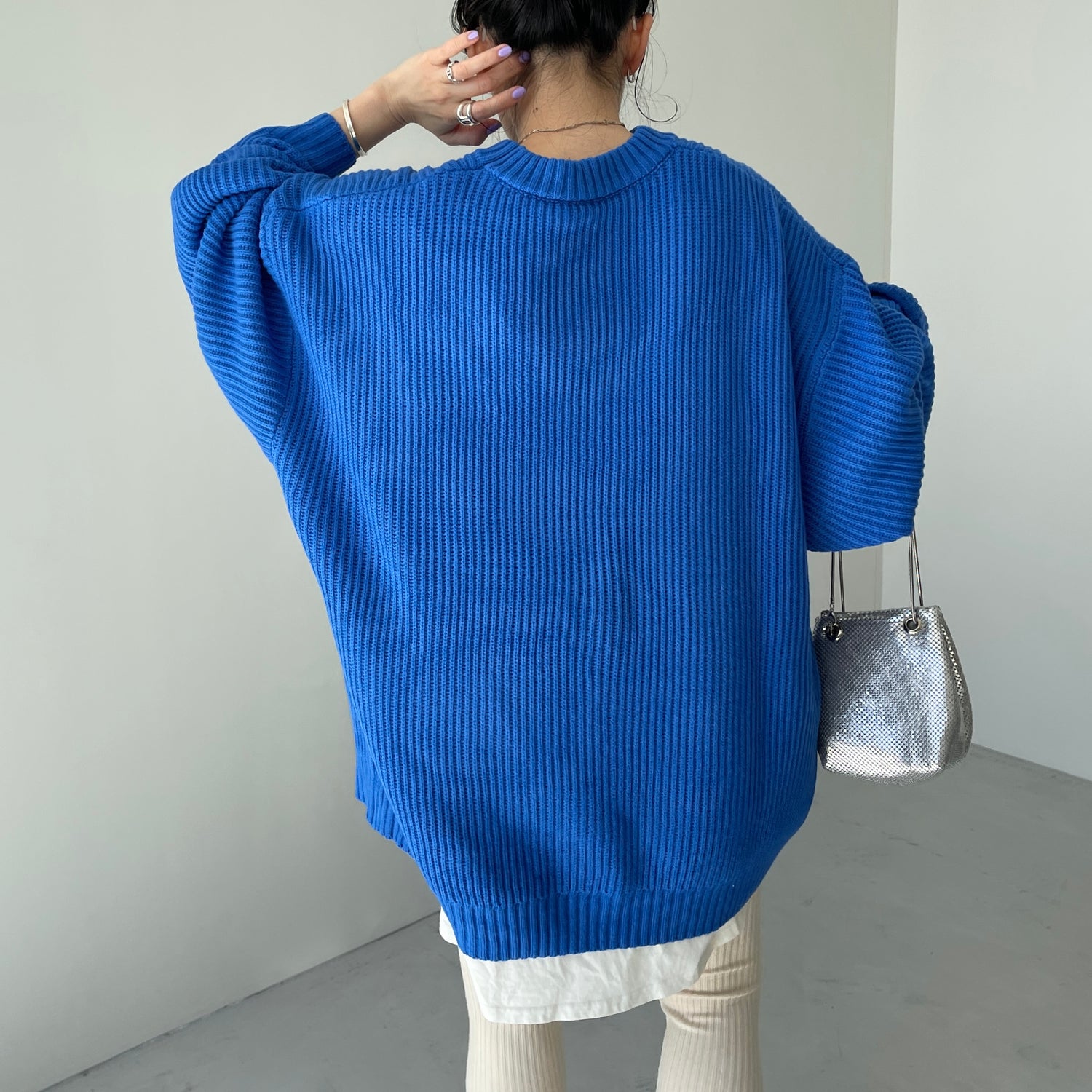 perfect silhouette super over knit / blue