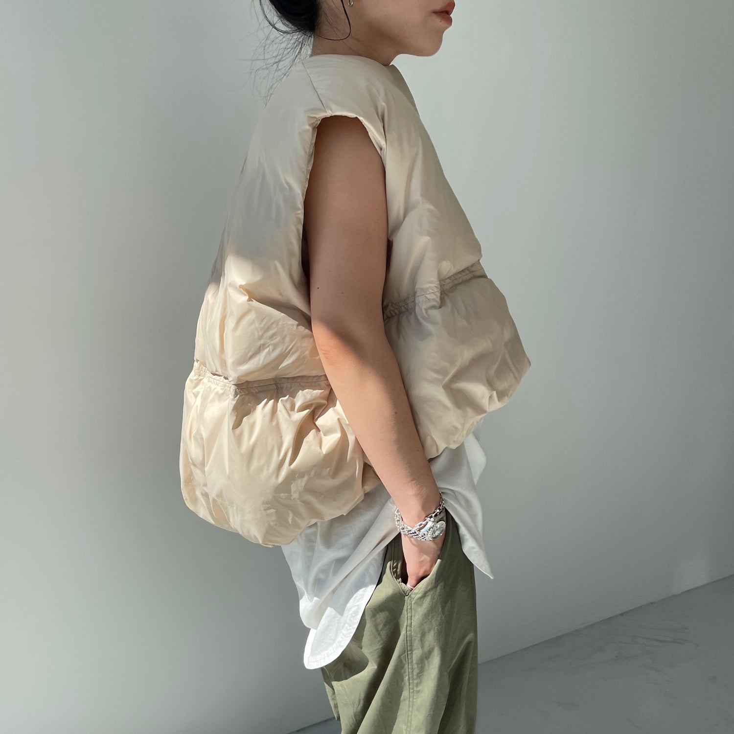 egg down vest / beige