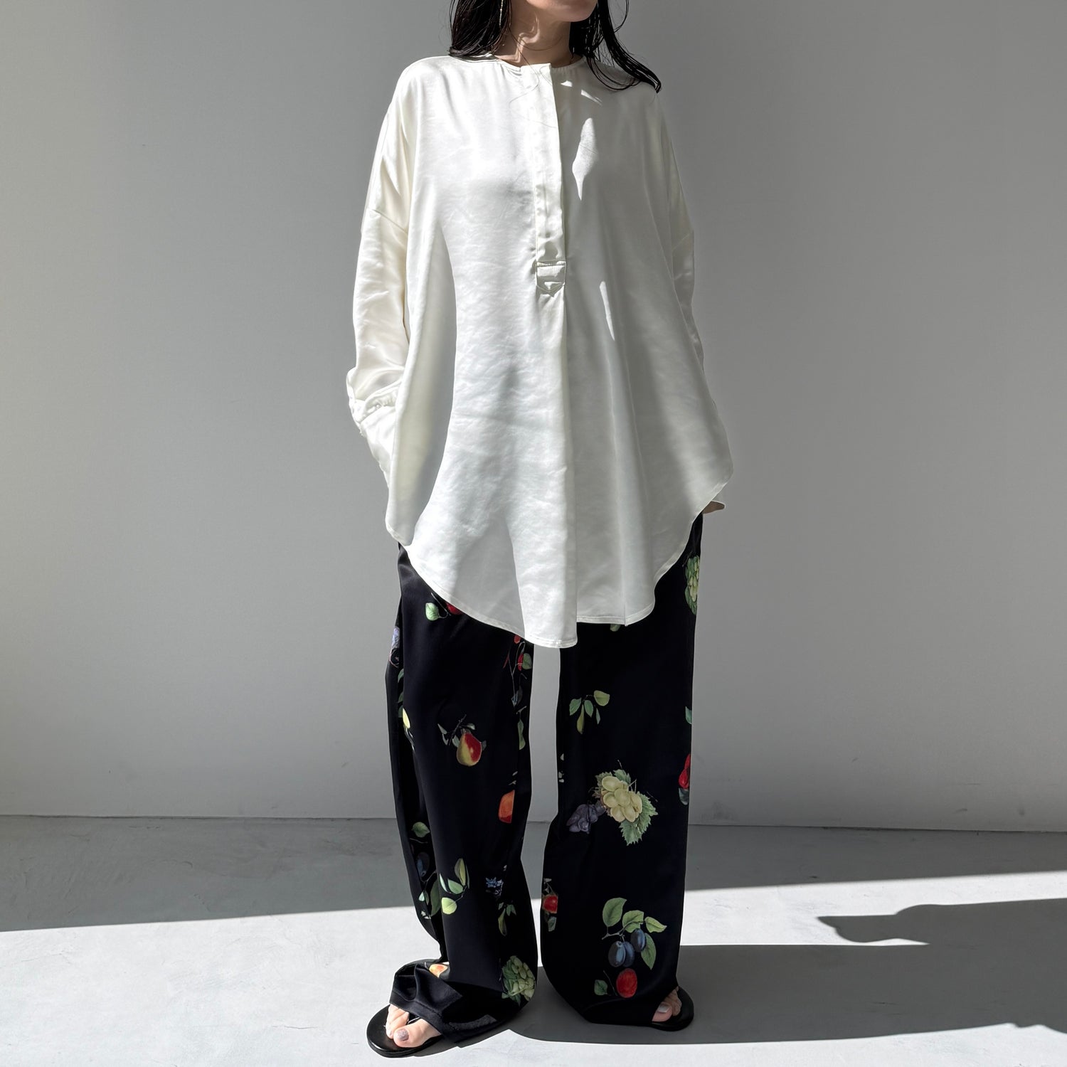 over size no collar mannish satin shirt / ivory