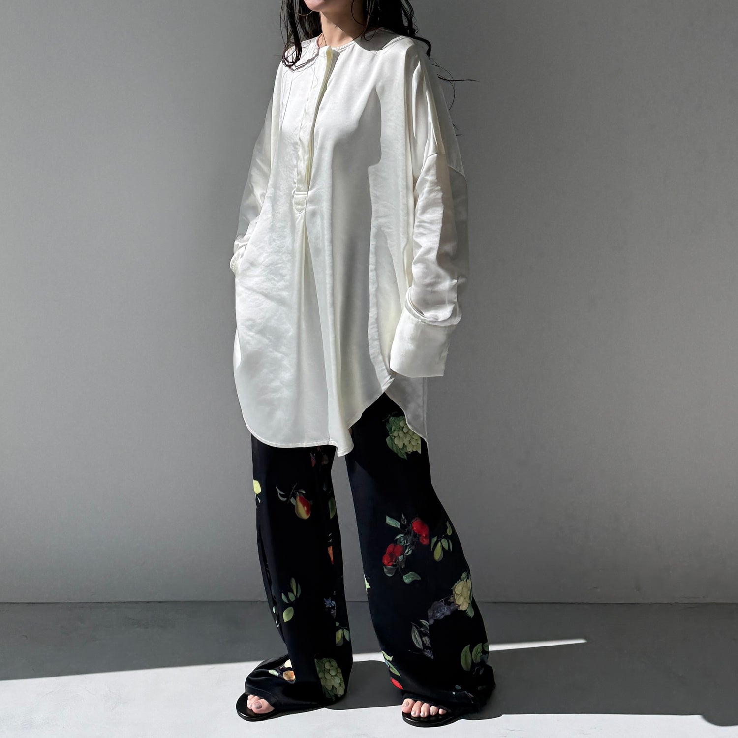 over size no collar mannish satin shirt / ivory