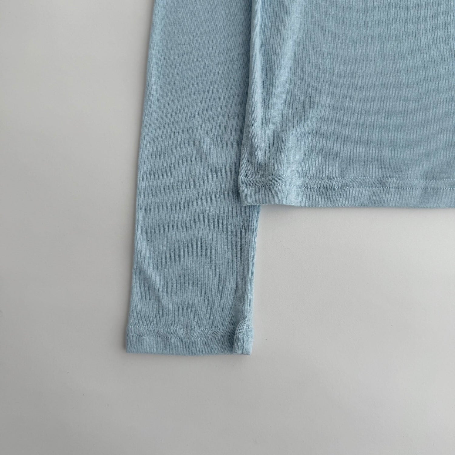 KASANE sheer tee / light blue