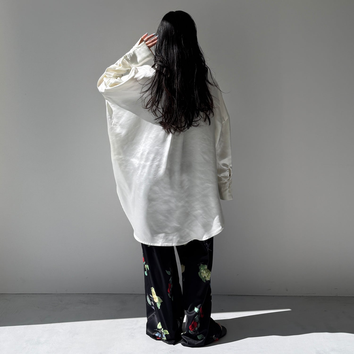 over size no collar mannish satin shirt / ivory