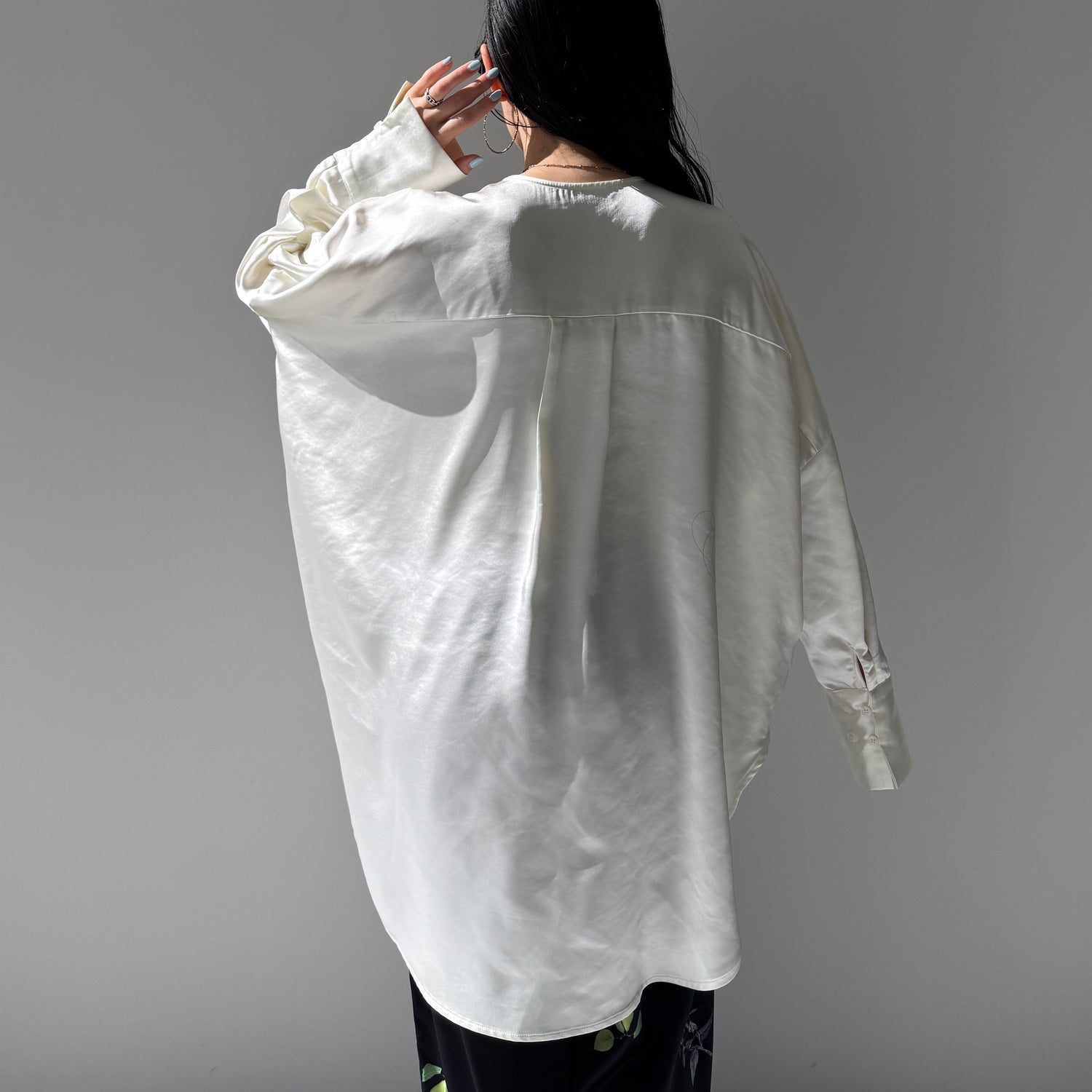 over size no collar mannish satin shirt / ivory