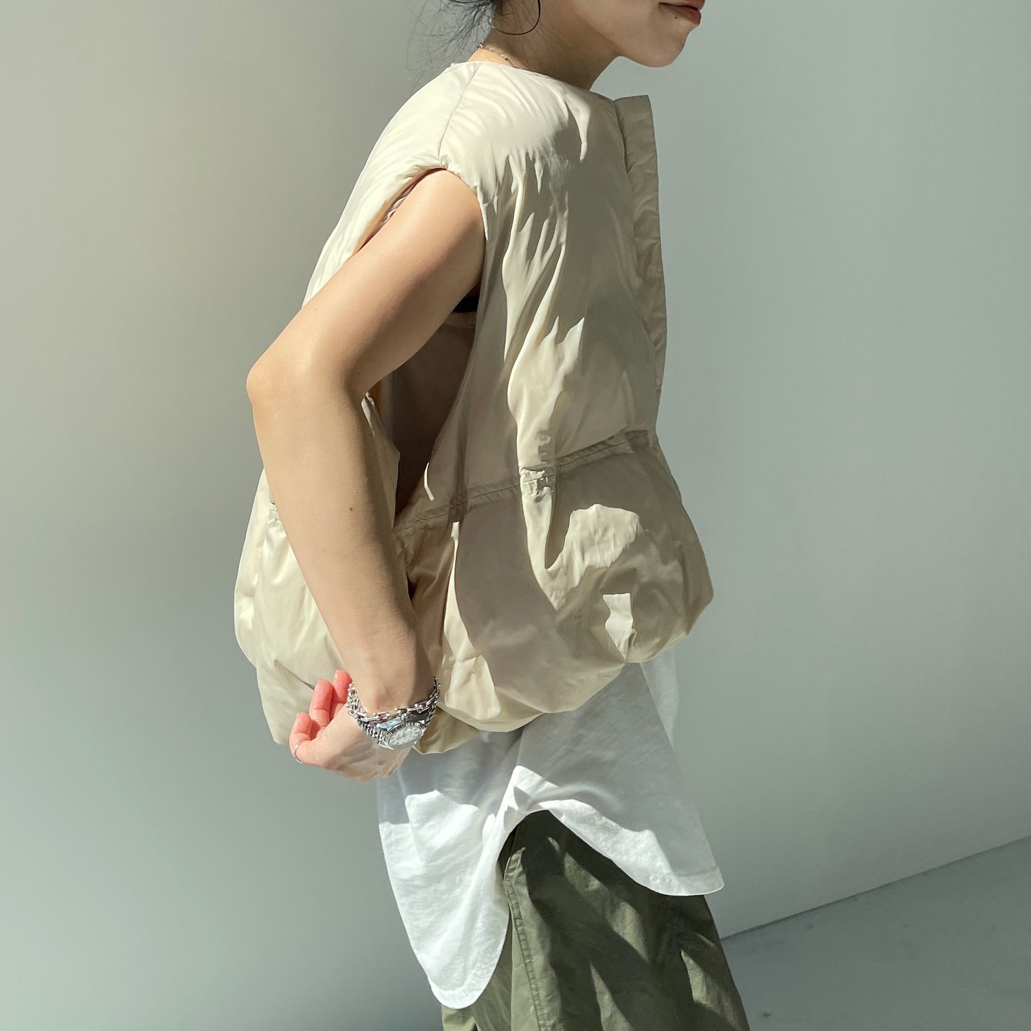 egg down vest / beige