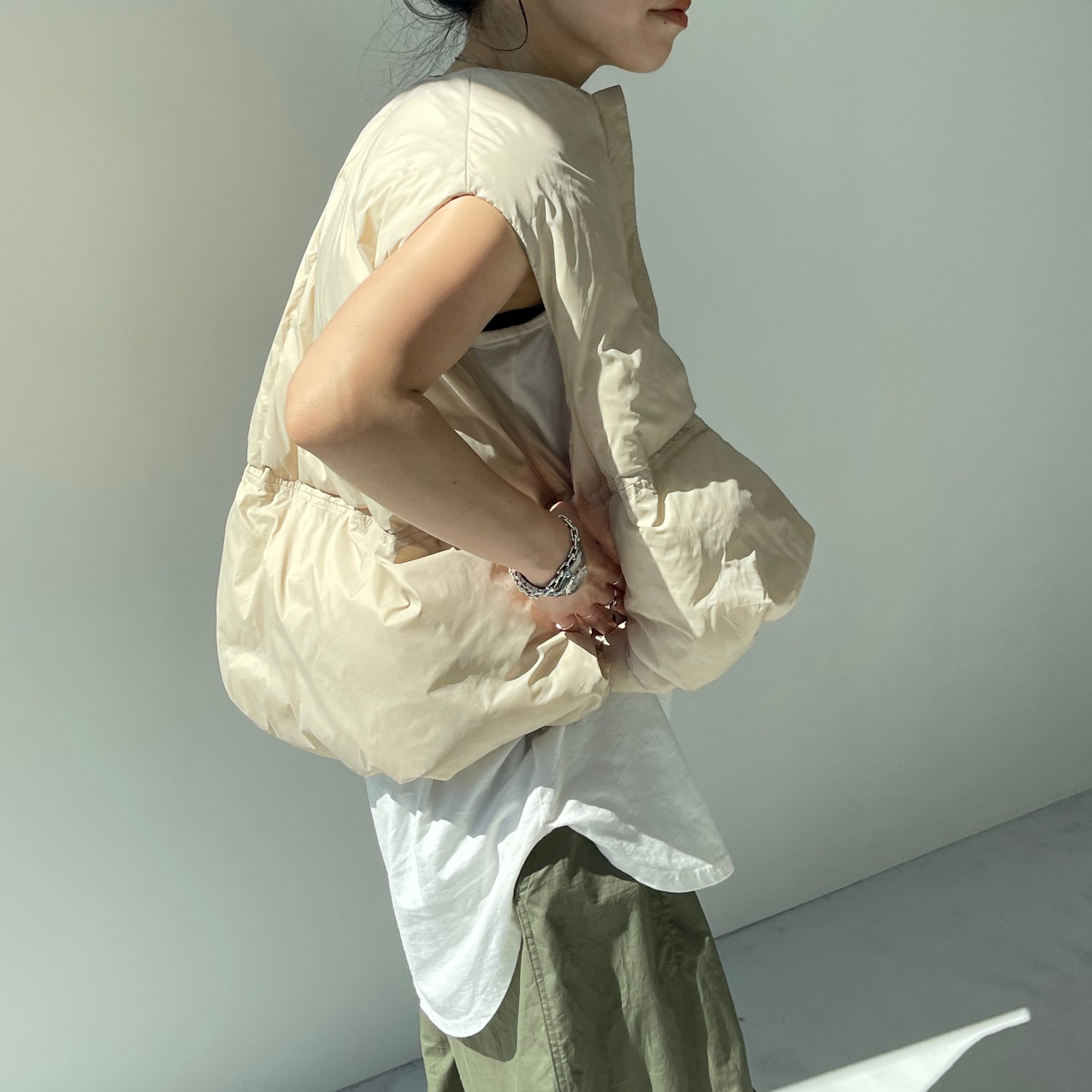 egg down vest / beige