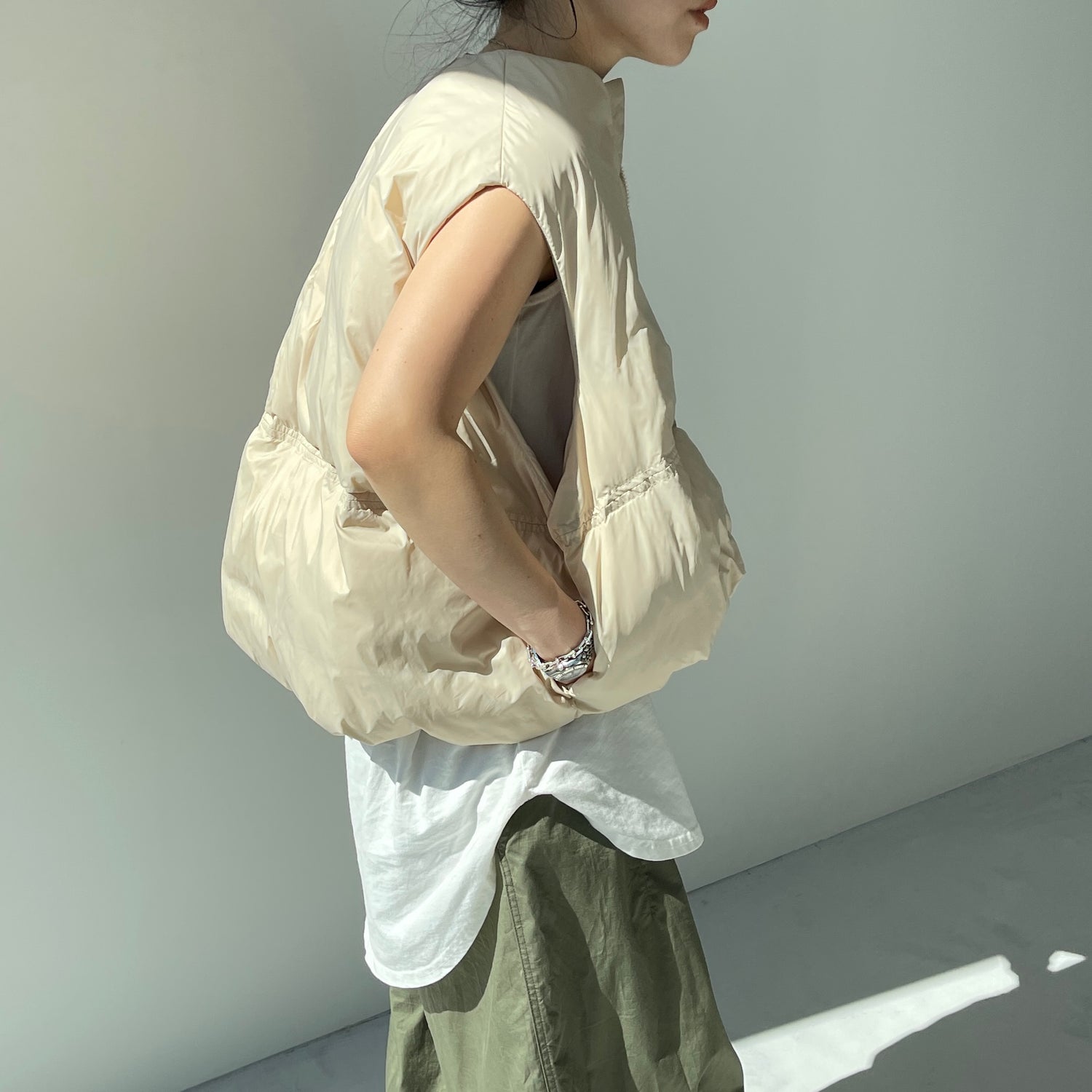 egg down vest / beige