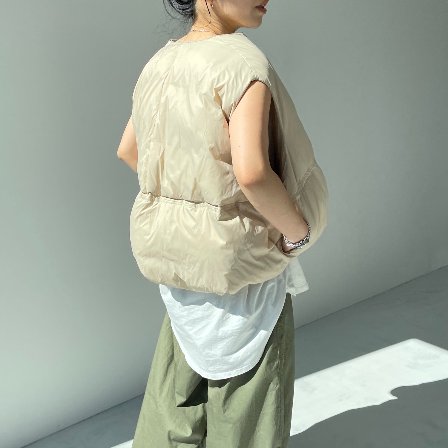 egg down vest / beige