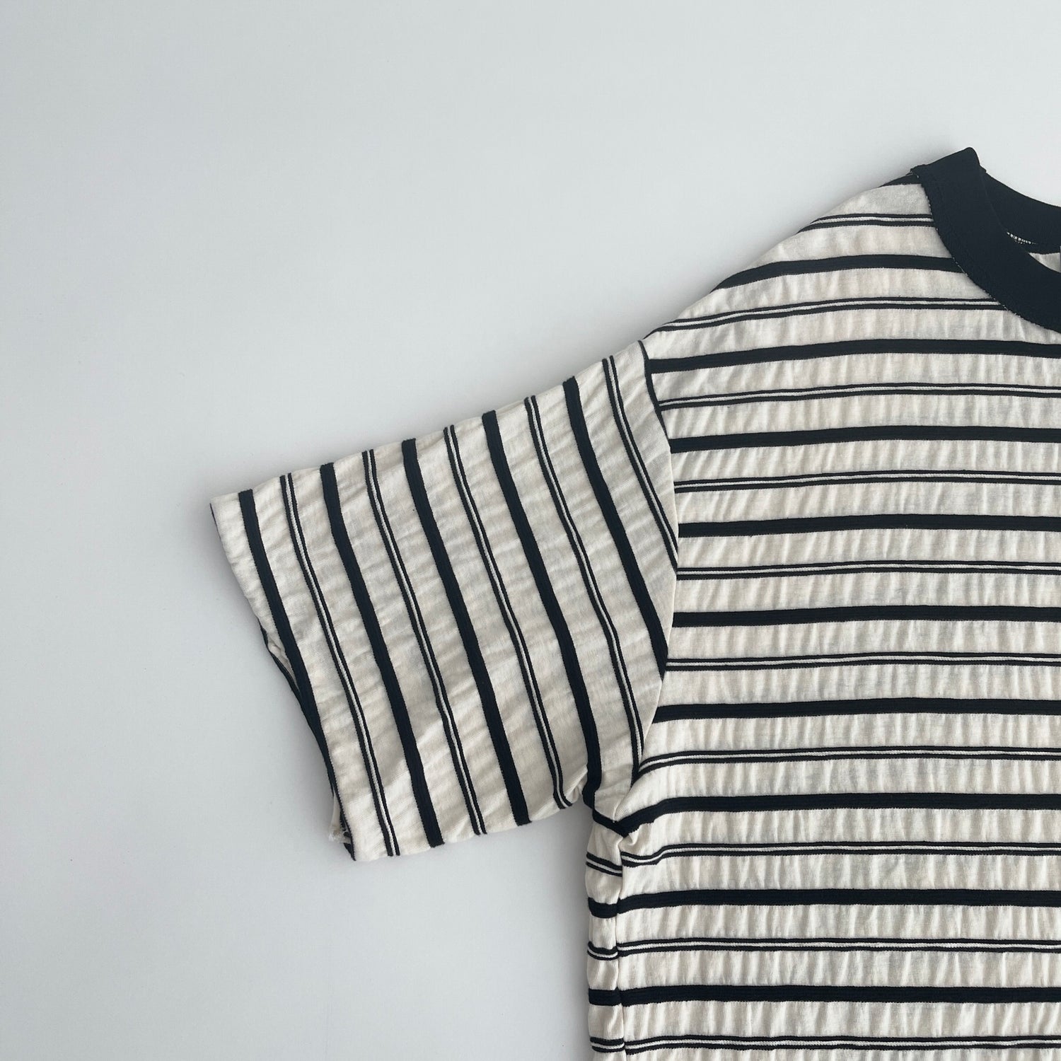 【SAMPLE】loose border tee / black