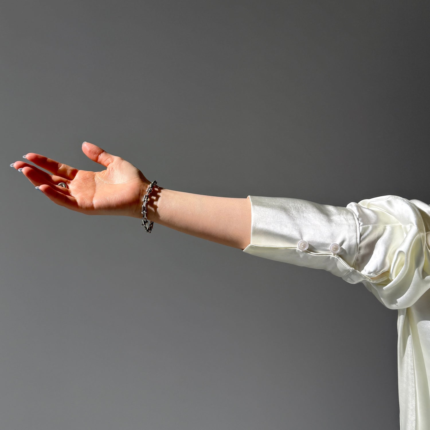 over size no collar mannish satin shirt / ivory