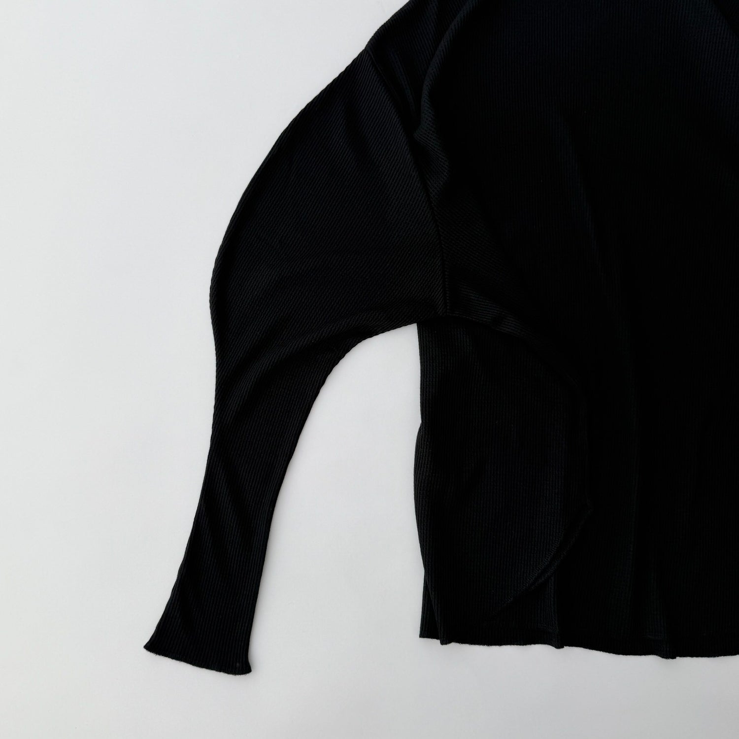waffle sleeve long tee / black