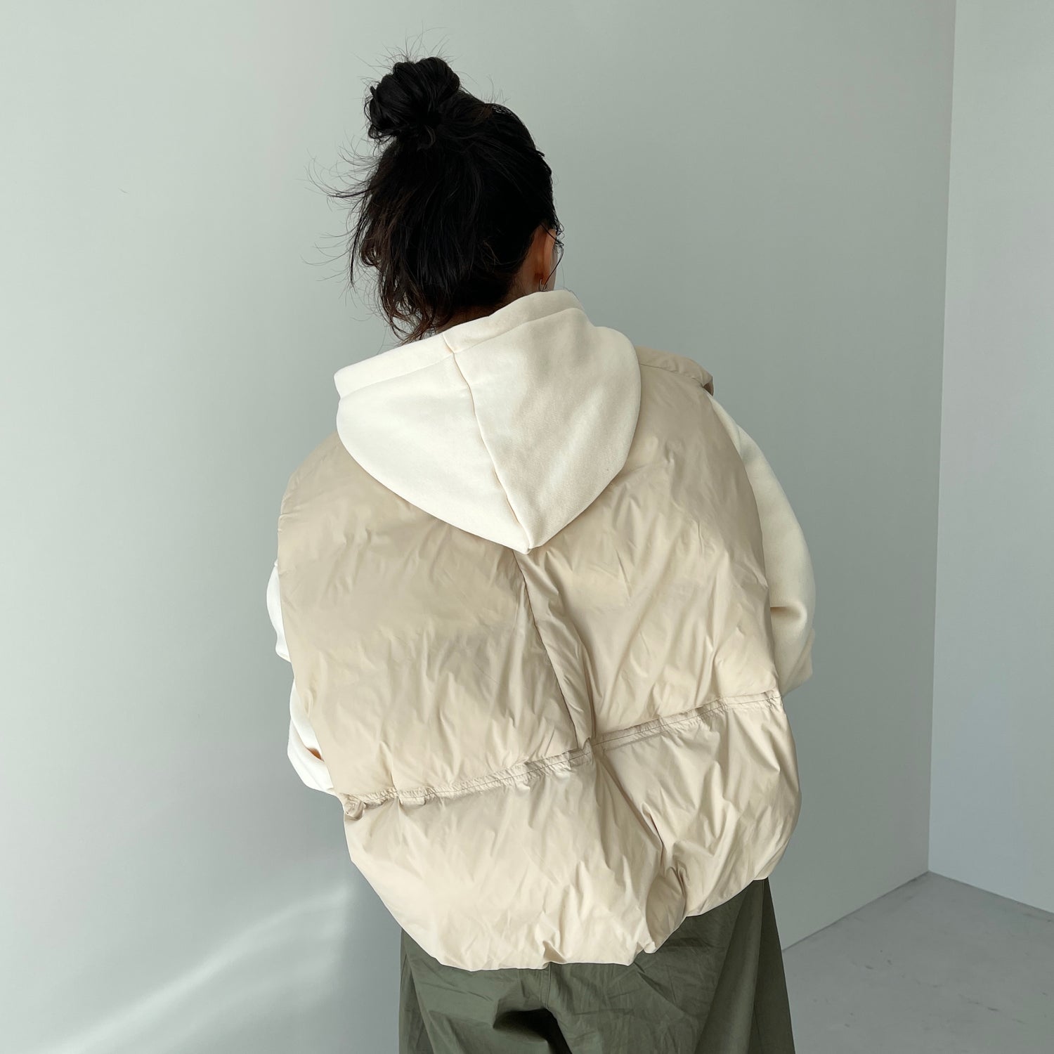 egg down vest / beige