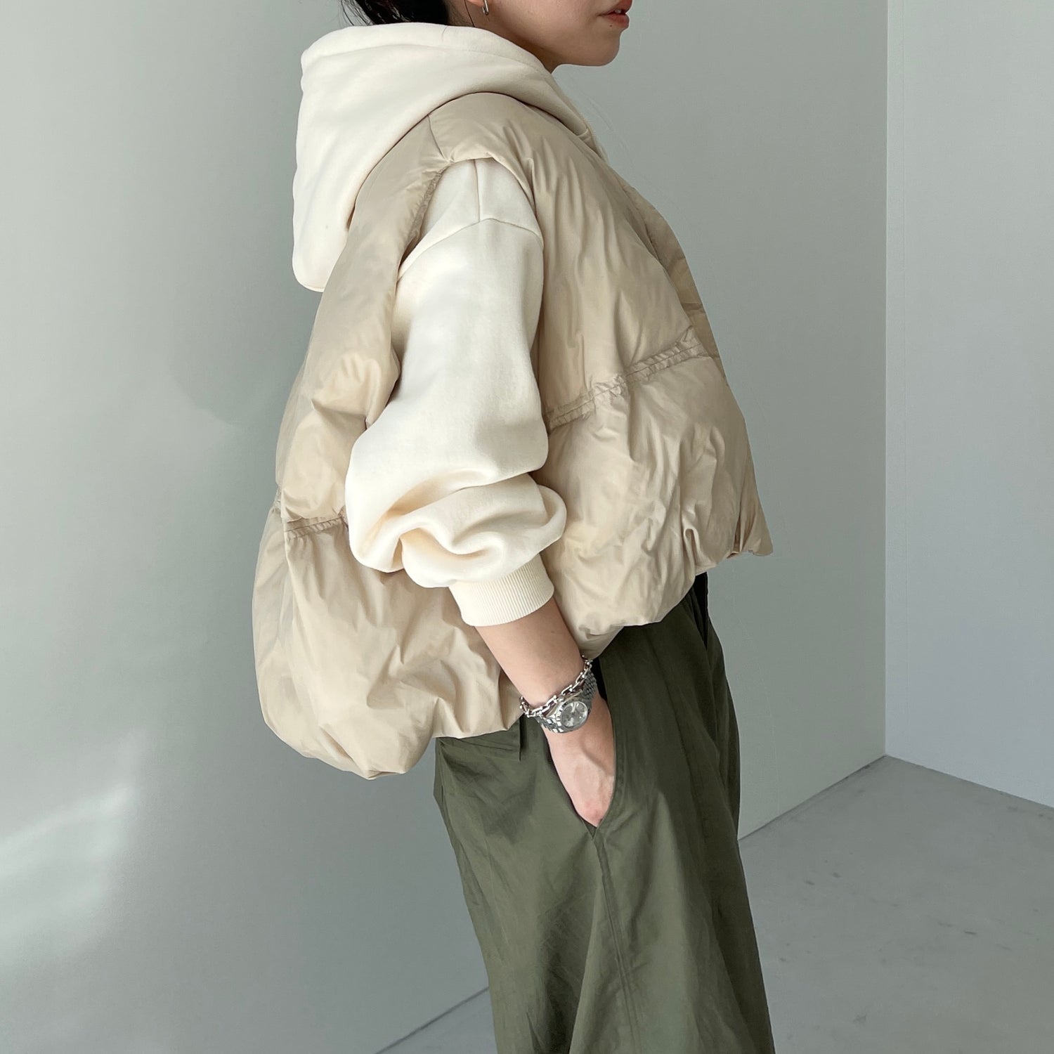 egg down vest / beige