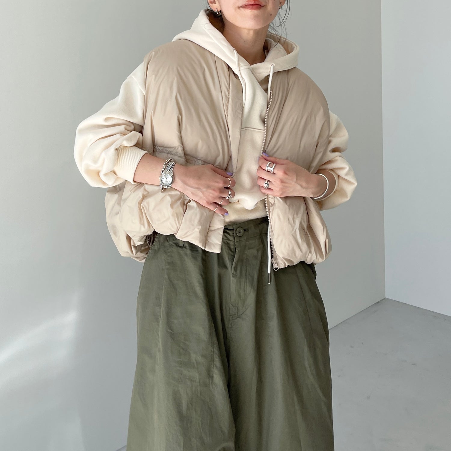 egg down vest / beige