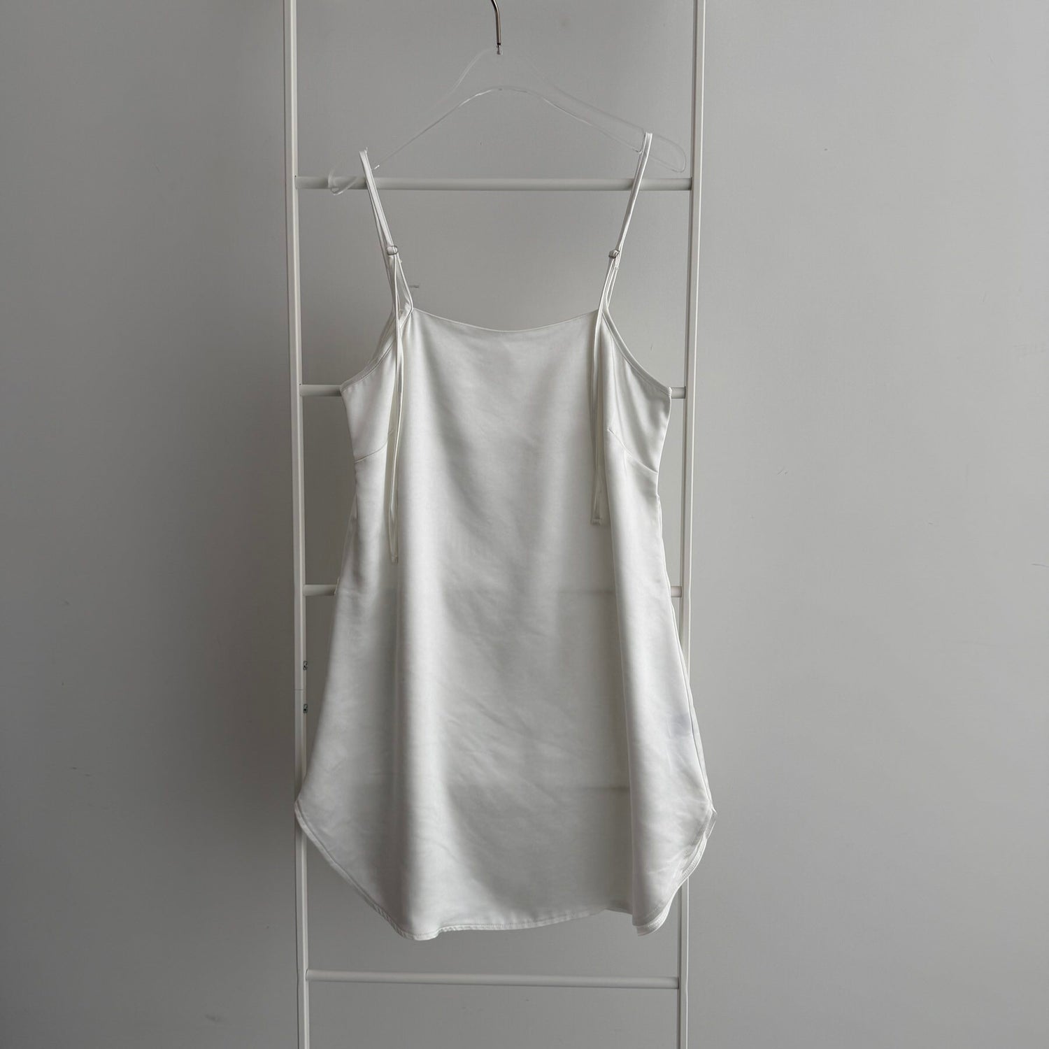 CHIRARISM satin camisole / ivory