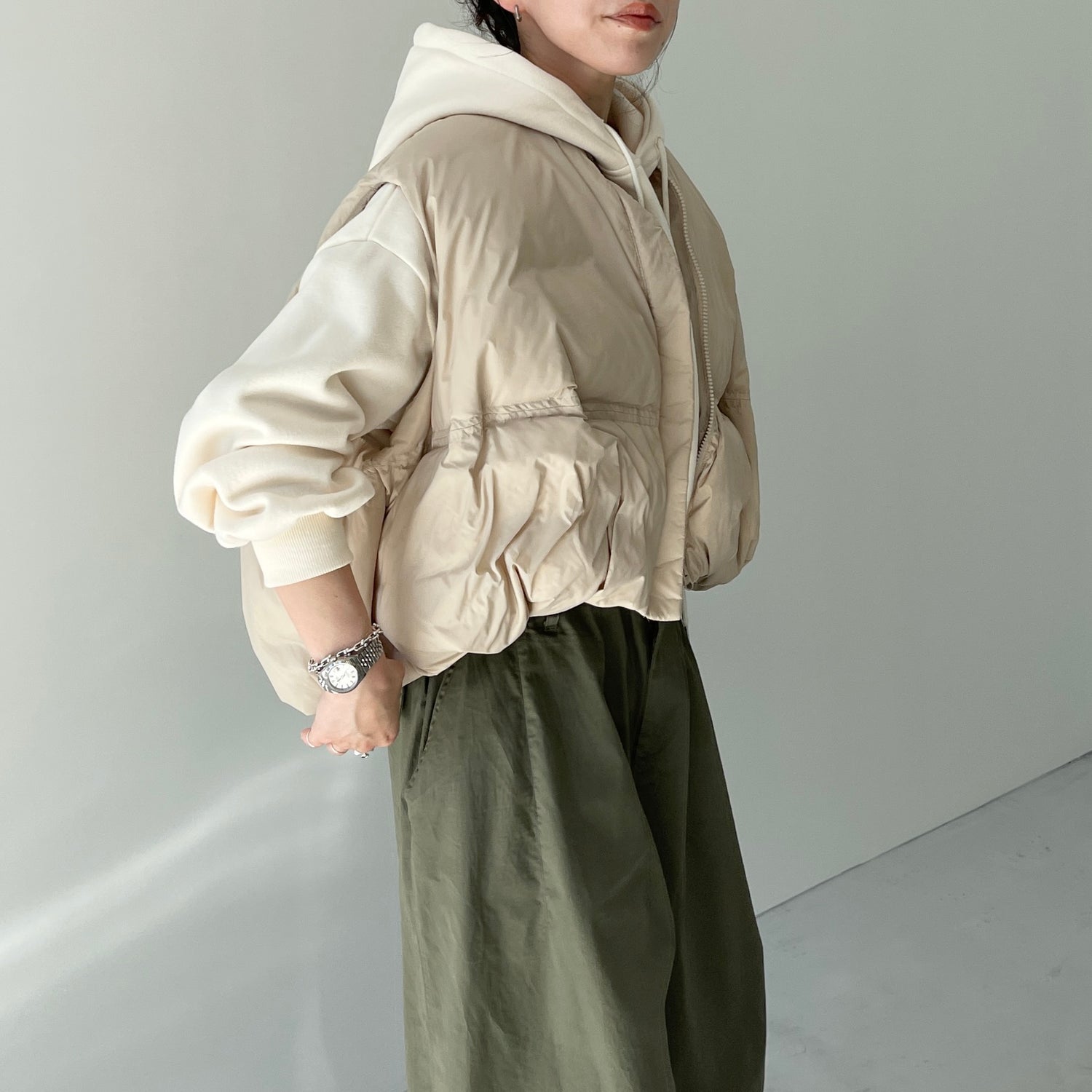 egg down vest / beige