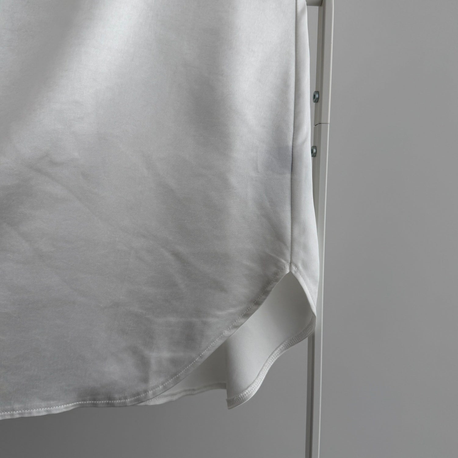 CHIRARISM satin camisole / ivory