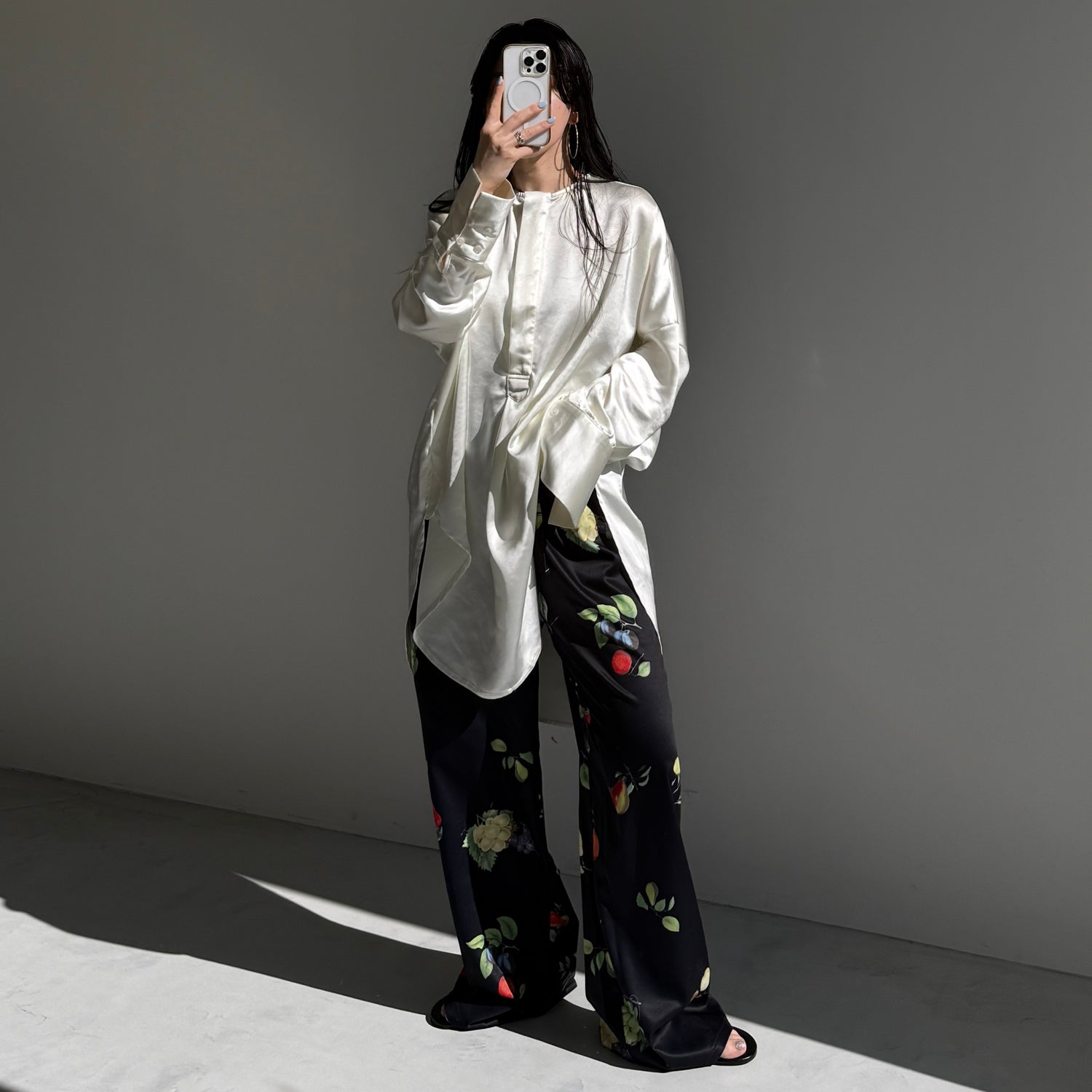 over size no collar mannish satin shirt / ivory