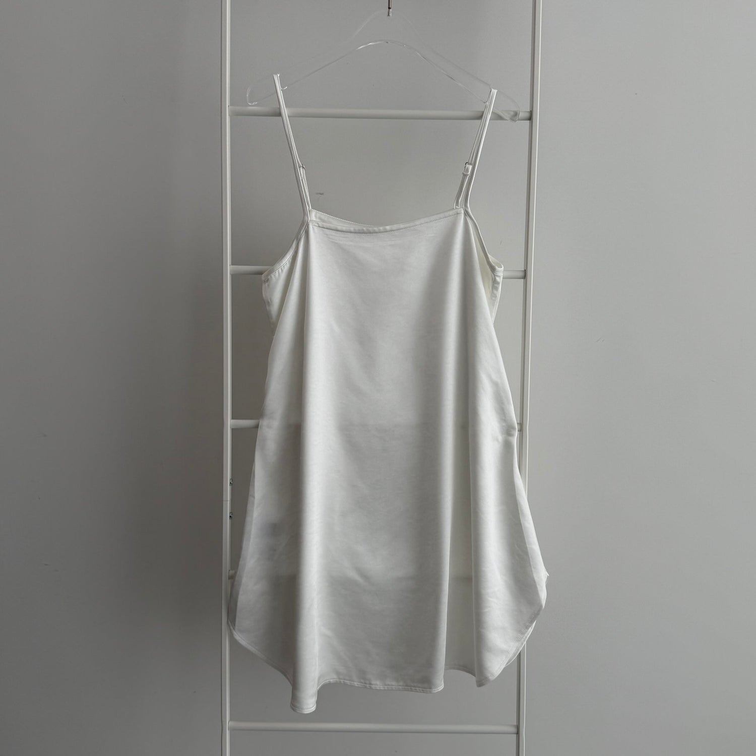CHIRARISM satin camisole / ivory