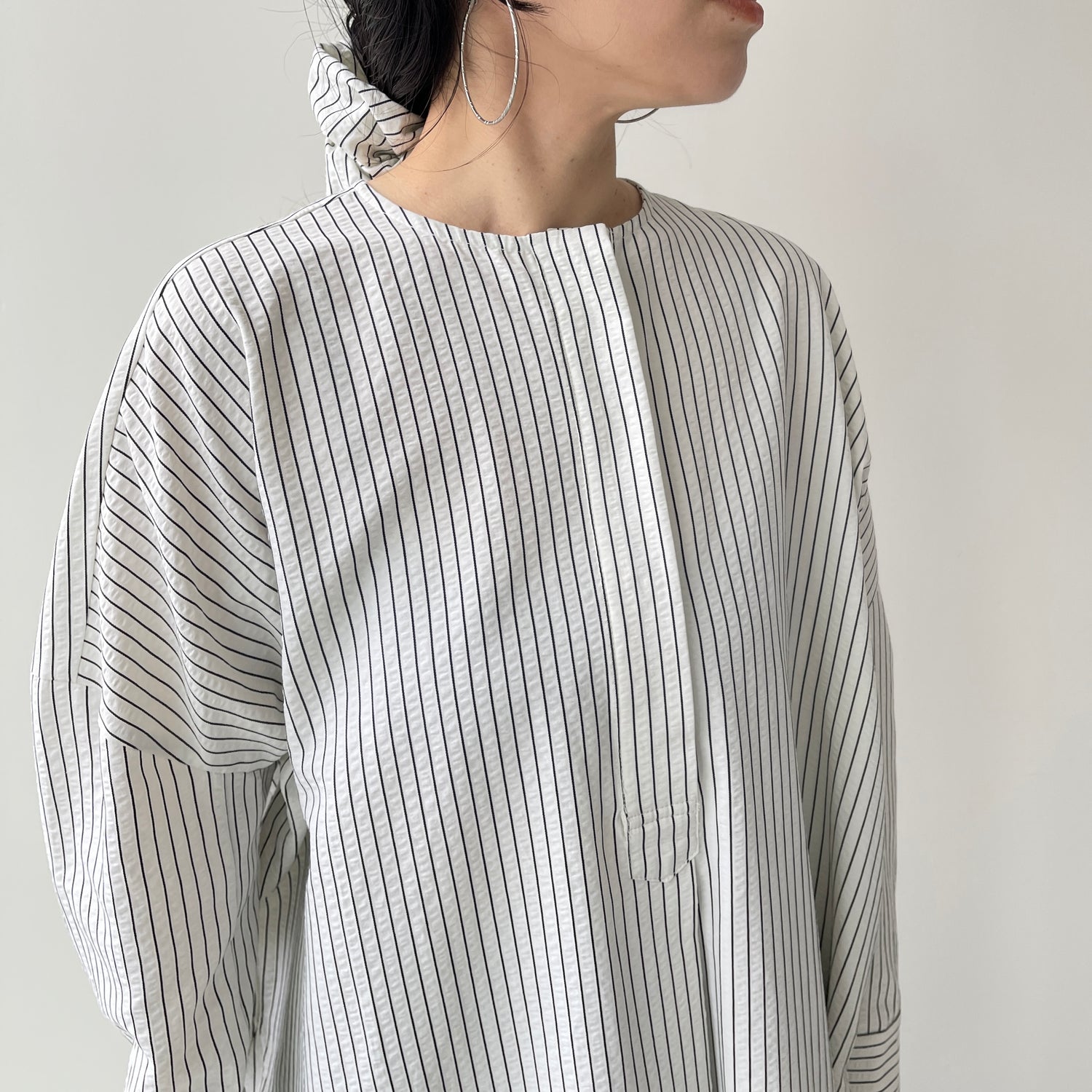 【公式サイト限定カラー】over size no collar seersucker shirt / stripe