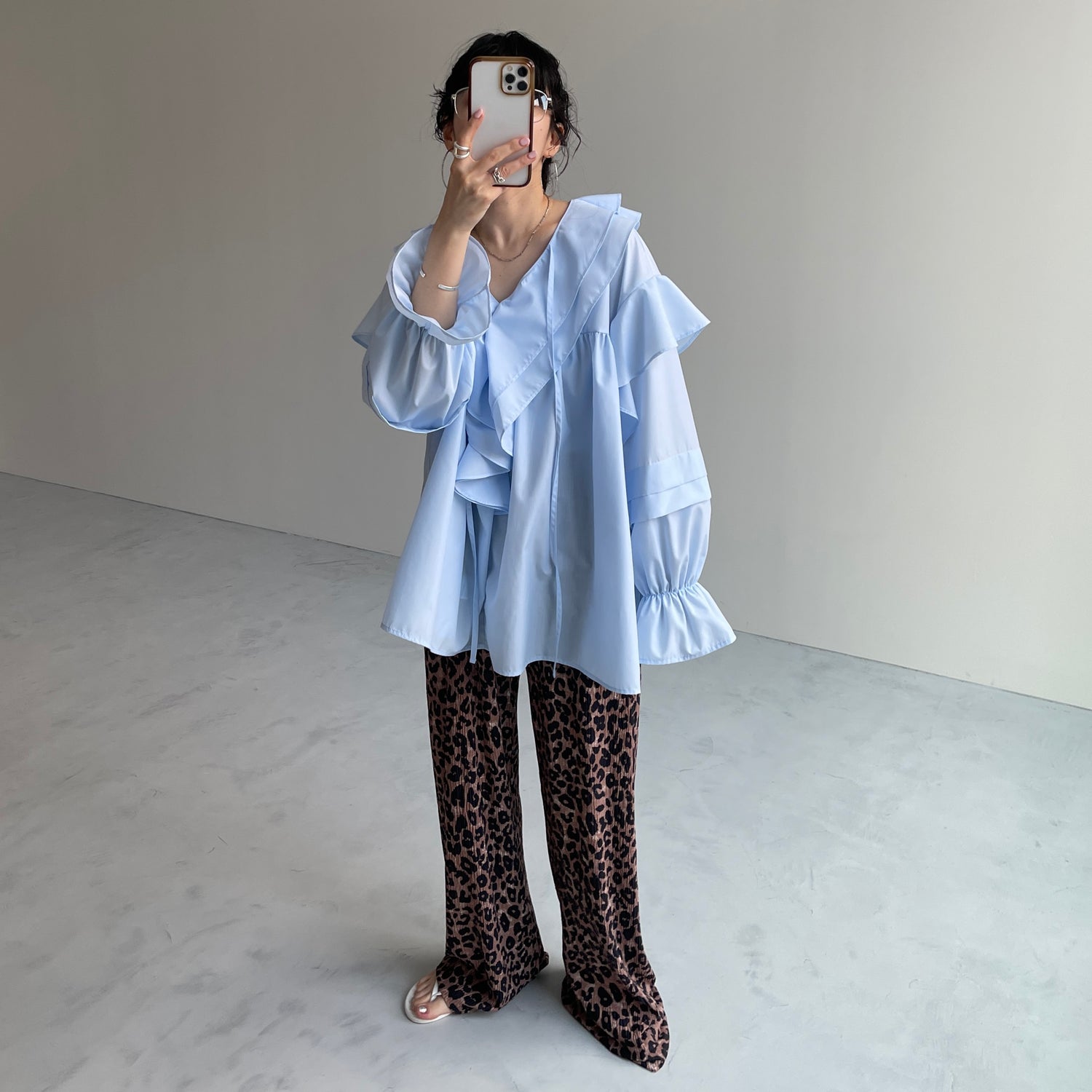 big collar frill blouse / light blue