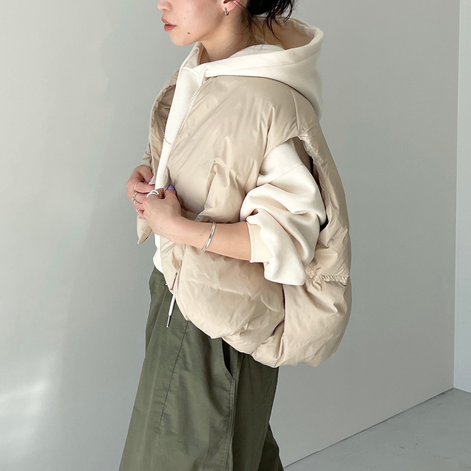 egg down vest / beige