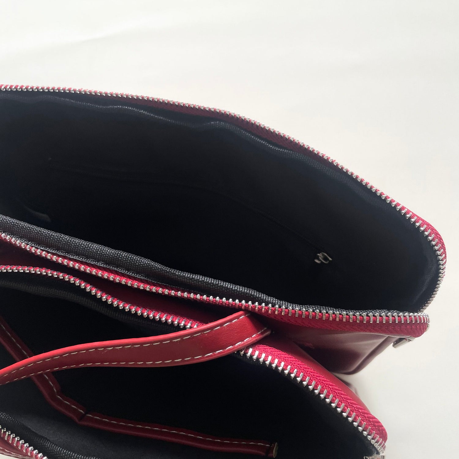 【SAMPLE】square hand bag / red